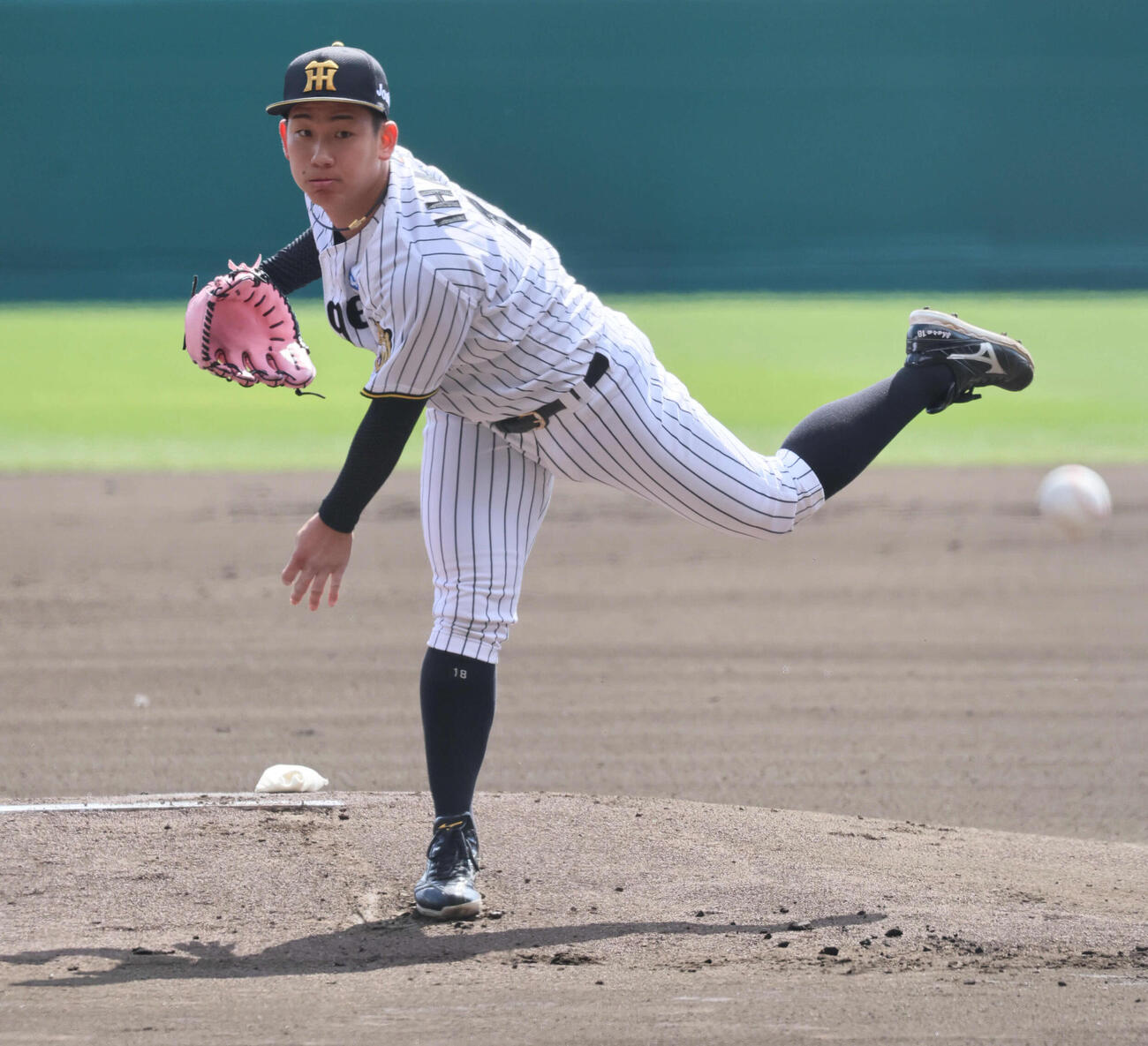 阪神対巨人　阪神先発の伊原（撮影・宮崎幸一）
