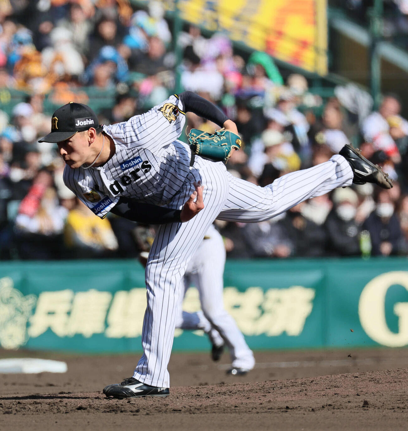 阪神対巨人　阪神3番手の早川（撮影・宮崎幸一）
