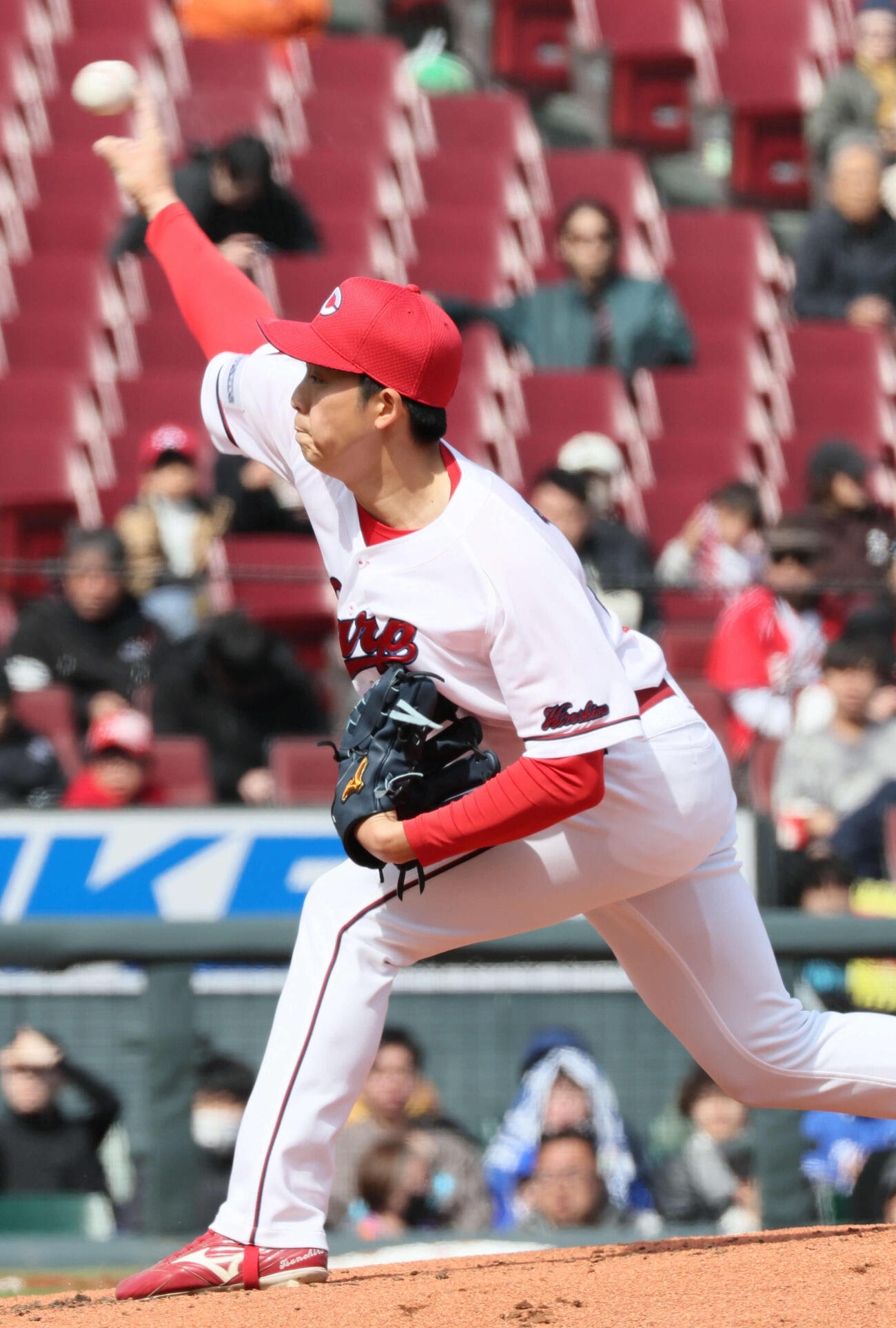 広島対中日　3回表中日、広島2番手の常広（撮影・加藤孝規）
