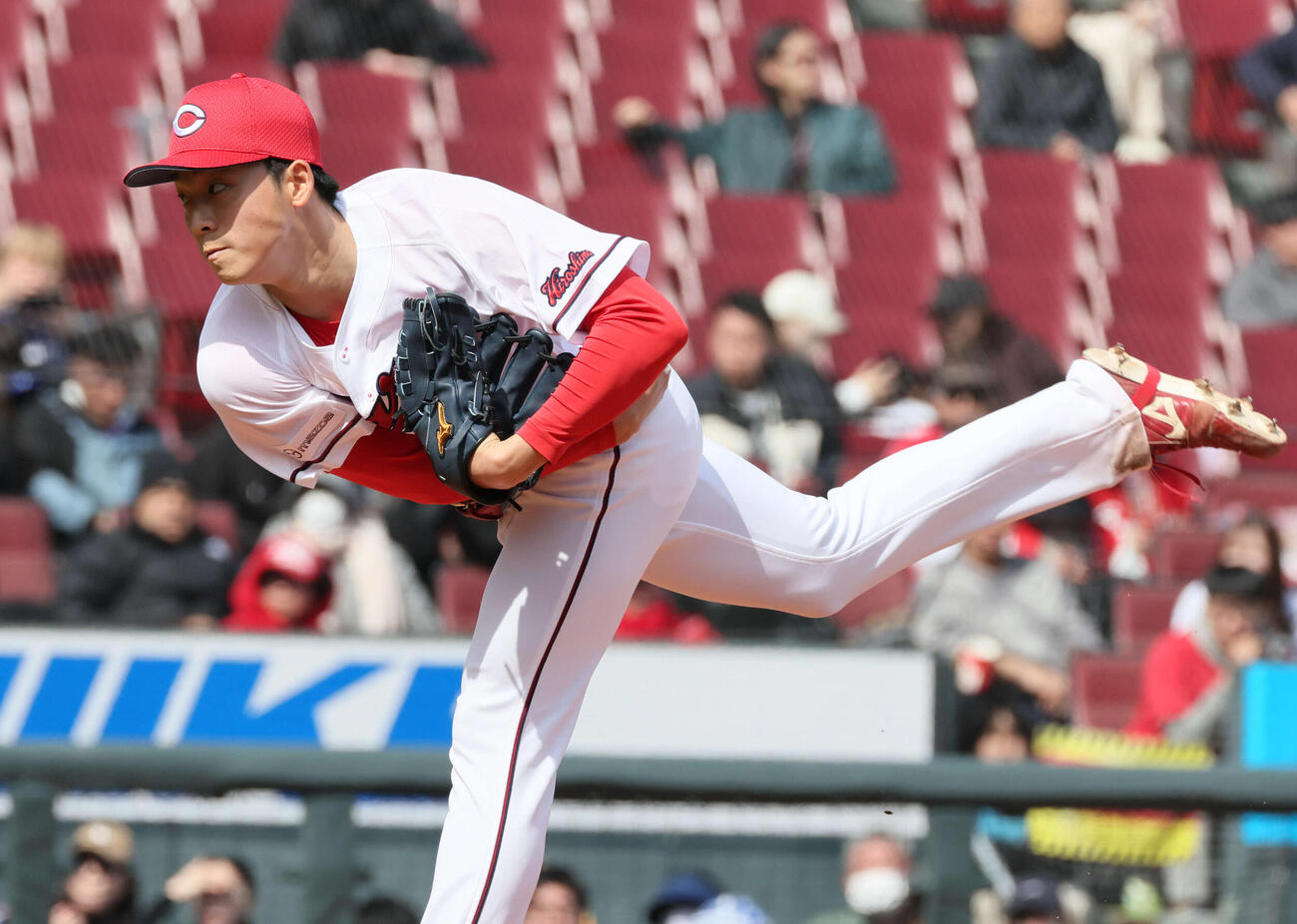 広島対中日　3回表中日、広島2番手の常広（撮影・加藤孝規）