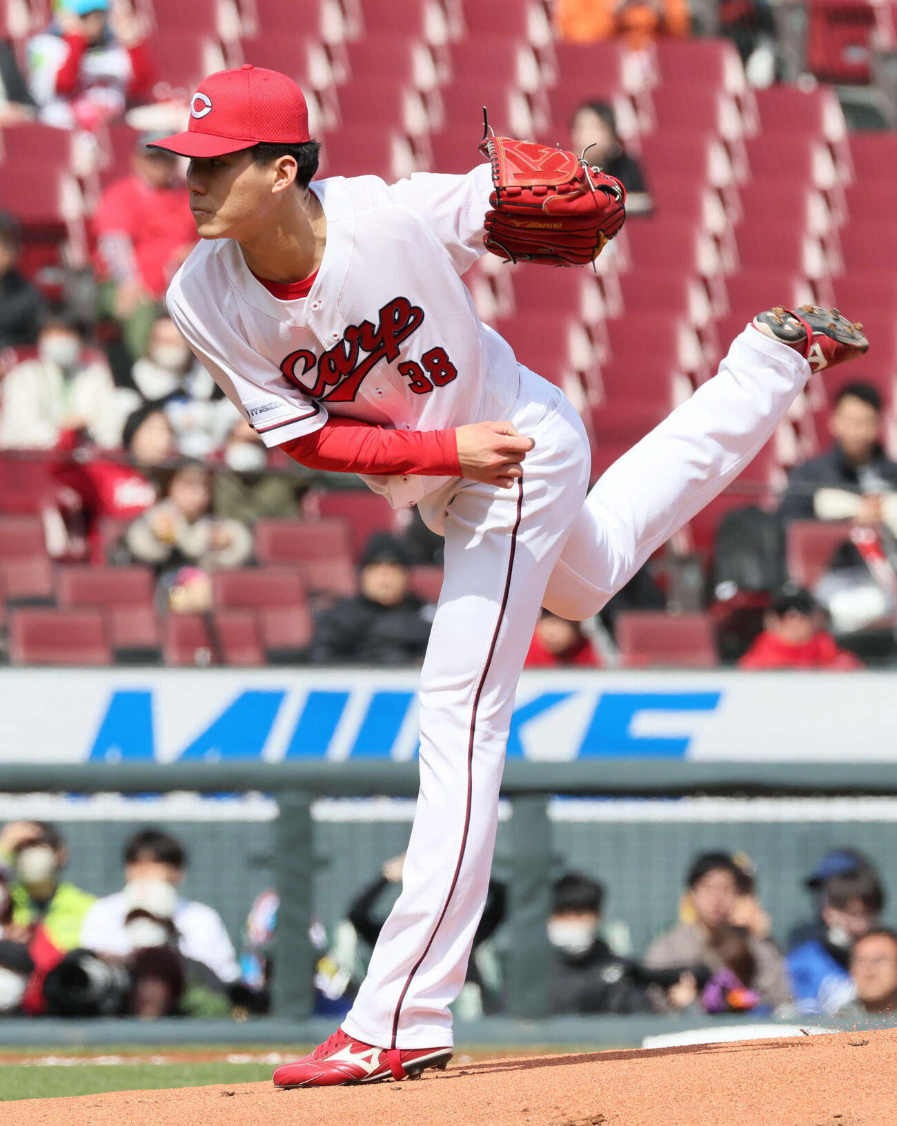 広島対中日　広島先発の赤木（撮影・加藤孝規）