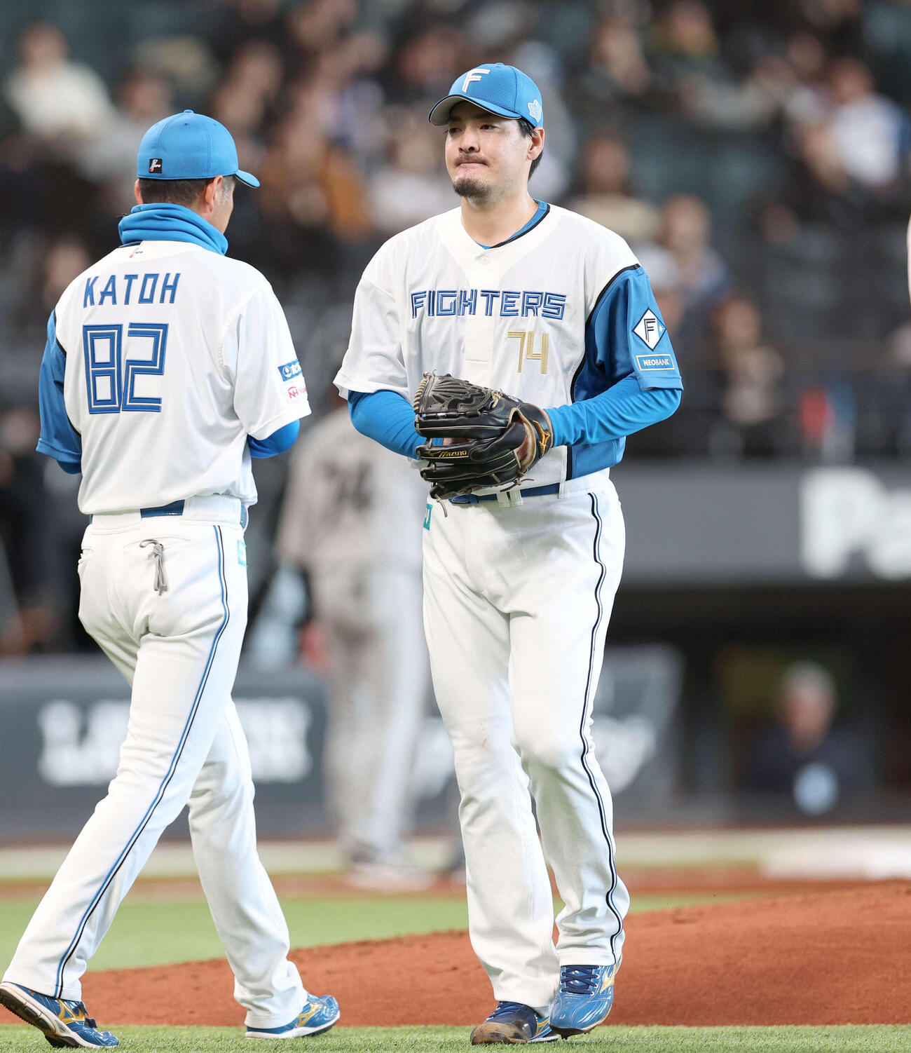 日本ハム対ロッテ　3回途中降板する有原（撮影・黒川智章）