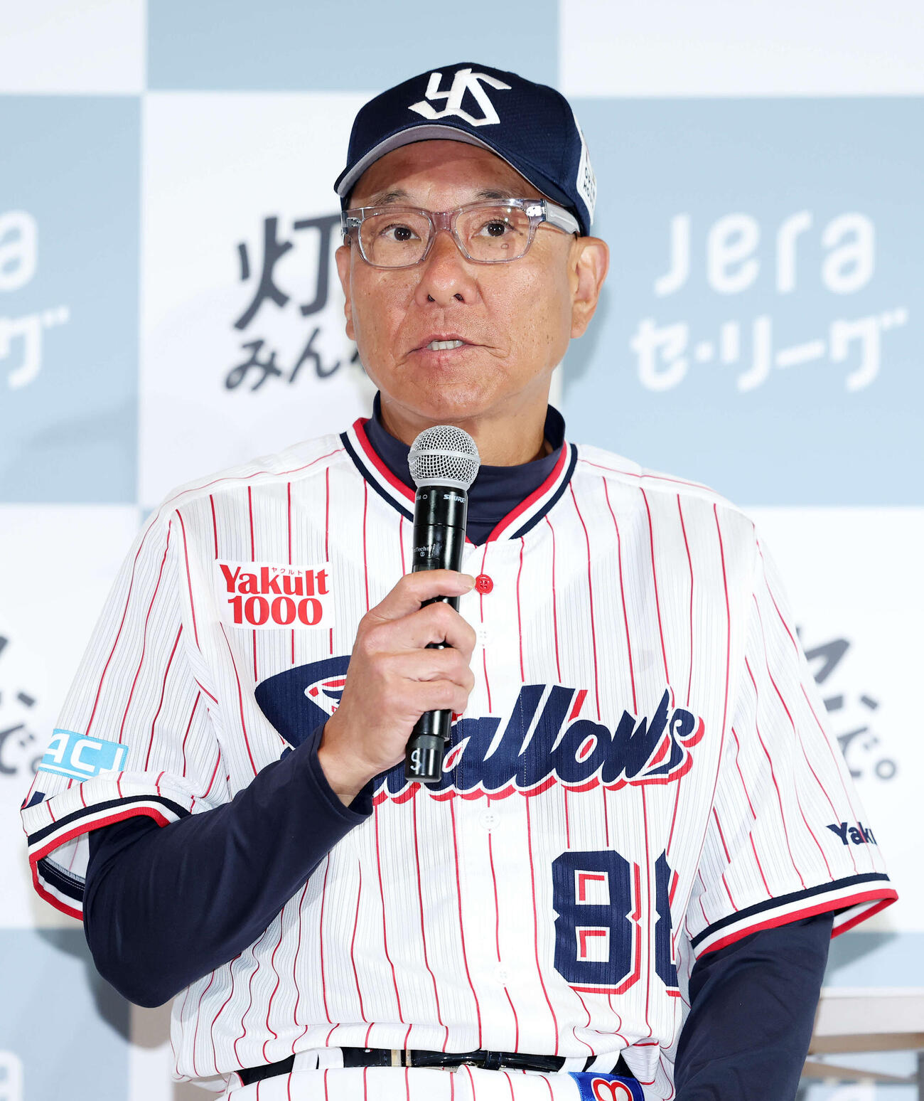 「灯セ、みんなで。」プロジェクト記者会見に臨むヤクルト池山監督（撮影・鈴木正人）　