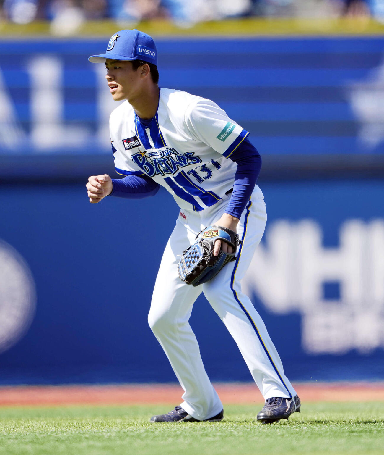 試合前にノックを受けるDeNA清水詩（撮影・小島史椰）