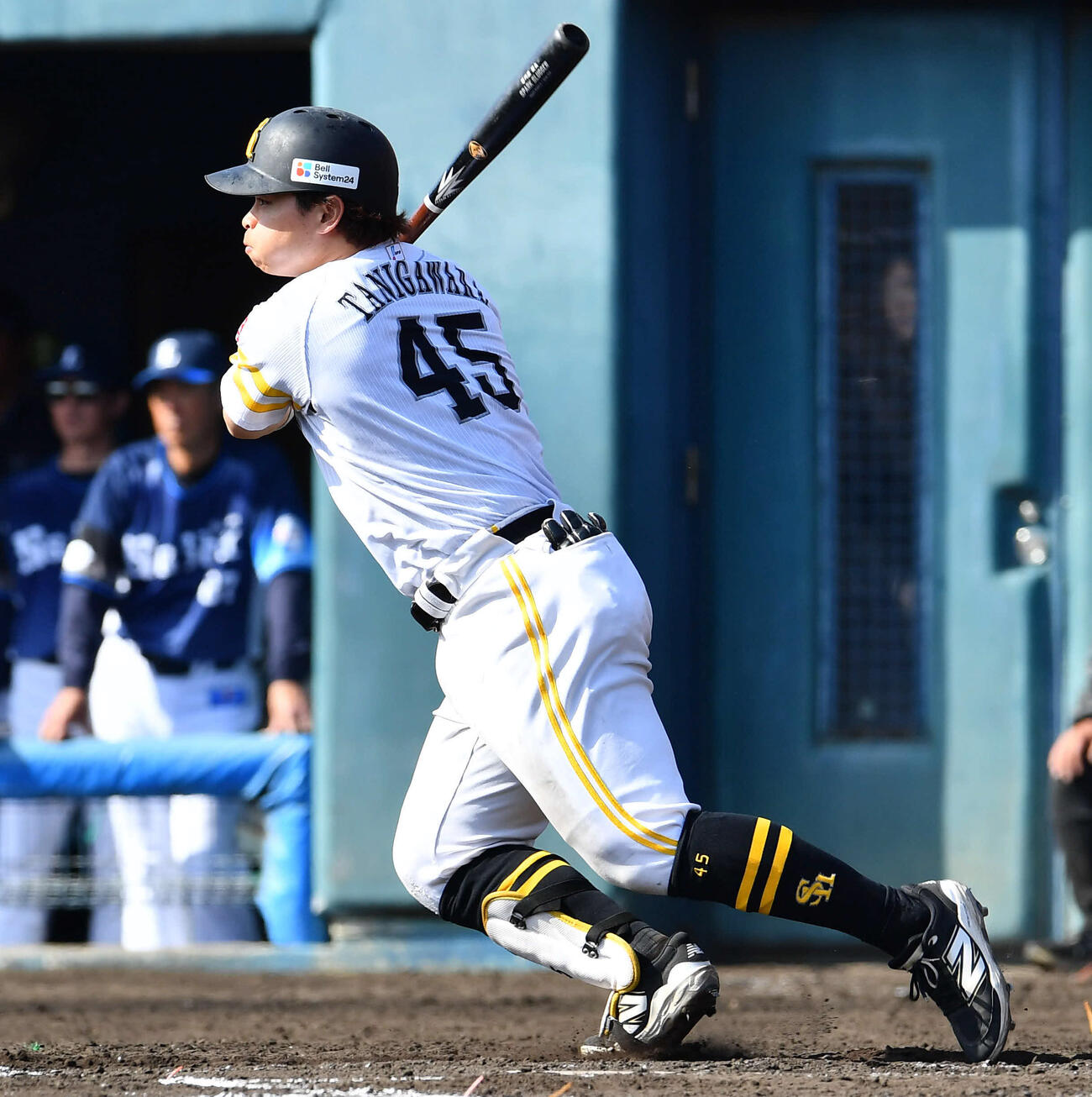 1日、ソフトバンク対西武　7回裏ソフトバンク無死一塁、谷川原は右前安打を放つ