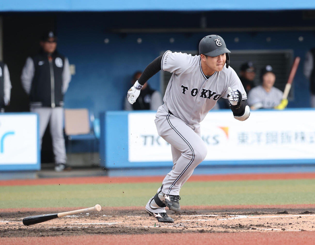 ソフトバンク対巨人　2回表巨人2死一、二塁、石塚は右前に先制適時打を放つ（撮影・梅根麻紀）