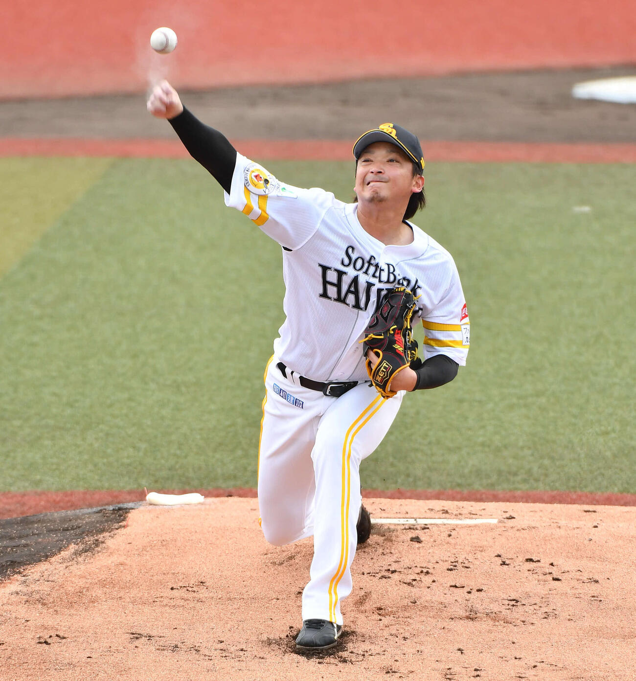 ソフトバンク対巨人　ソフトバンク先発の東浜（撮影・岩下翔太）