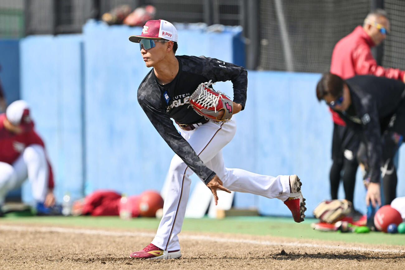 楽天藤原聡大（2026年3月撮影）