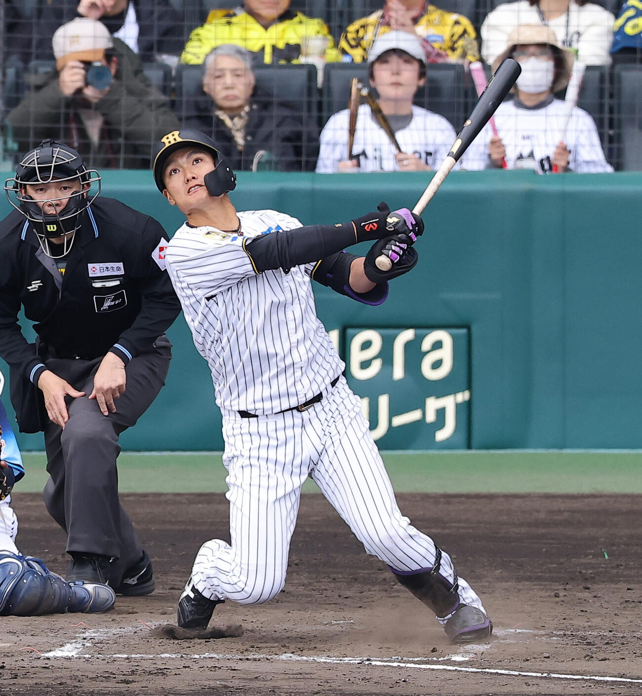 阪神対西武　8回裏阪神1死三塁、西純は勝ち越し適時打を放つ（撮影・上田博志）