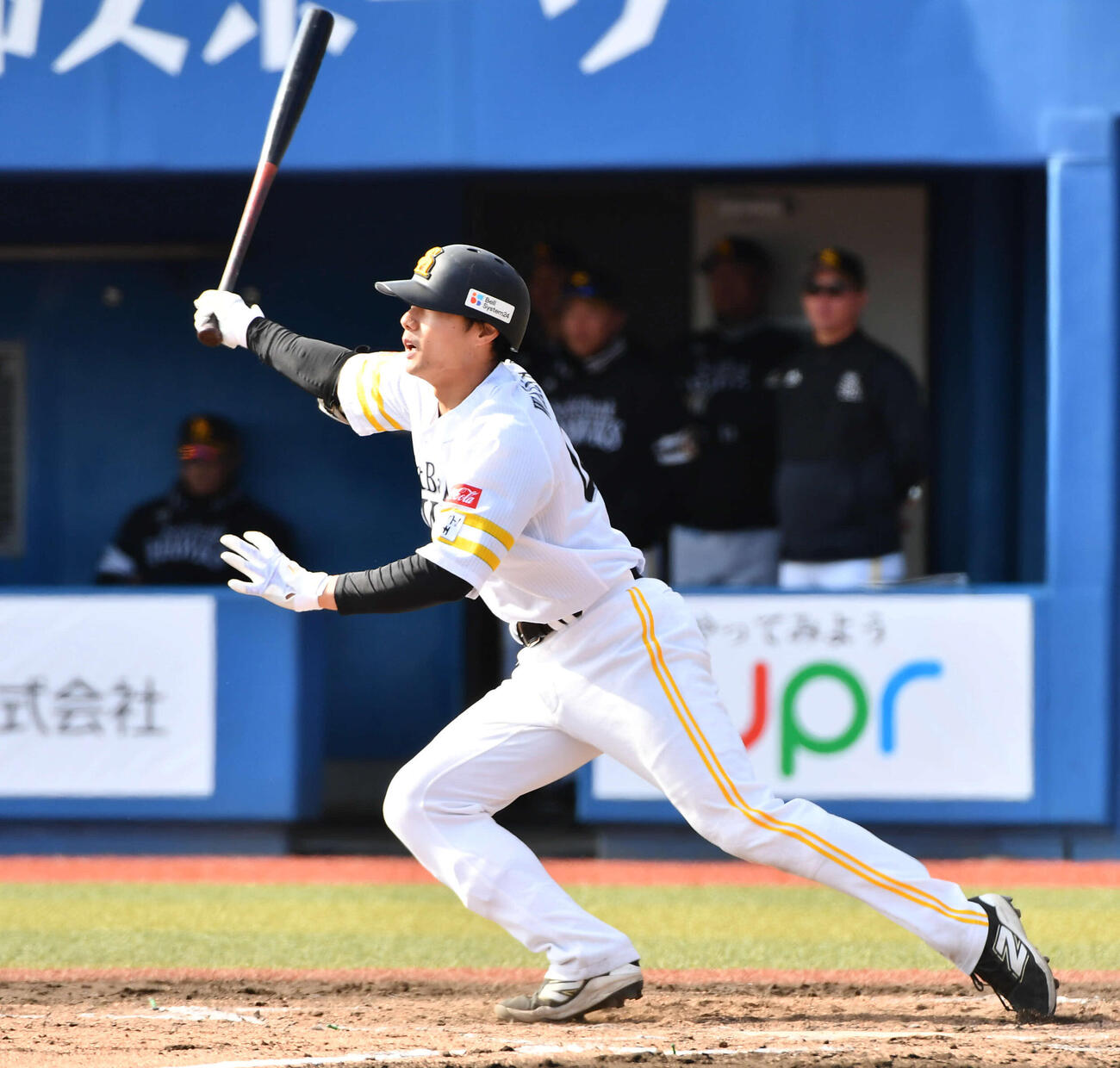 ソフトバンク対巨人　7回裏ソフトバンク2死二、三塁、渡辺は同点に追いつく中越え2点適時二塁打を放つ（撮影・岩下翔太）