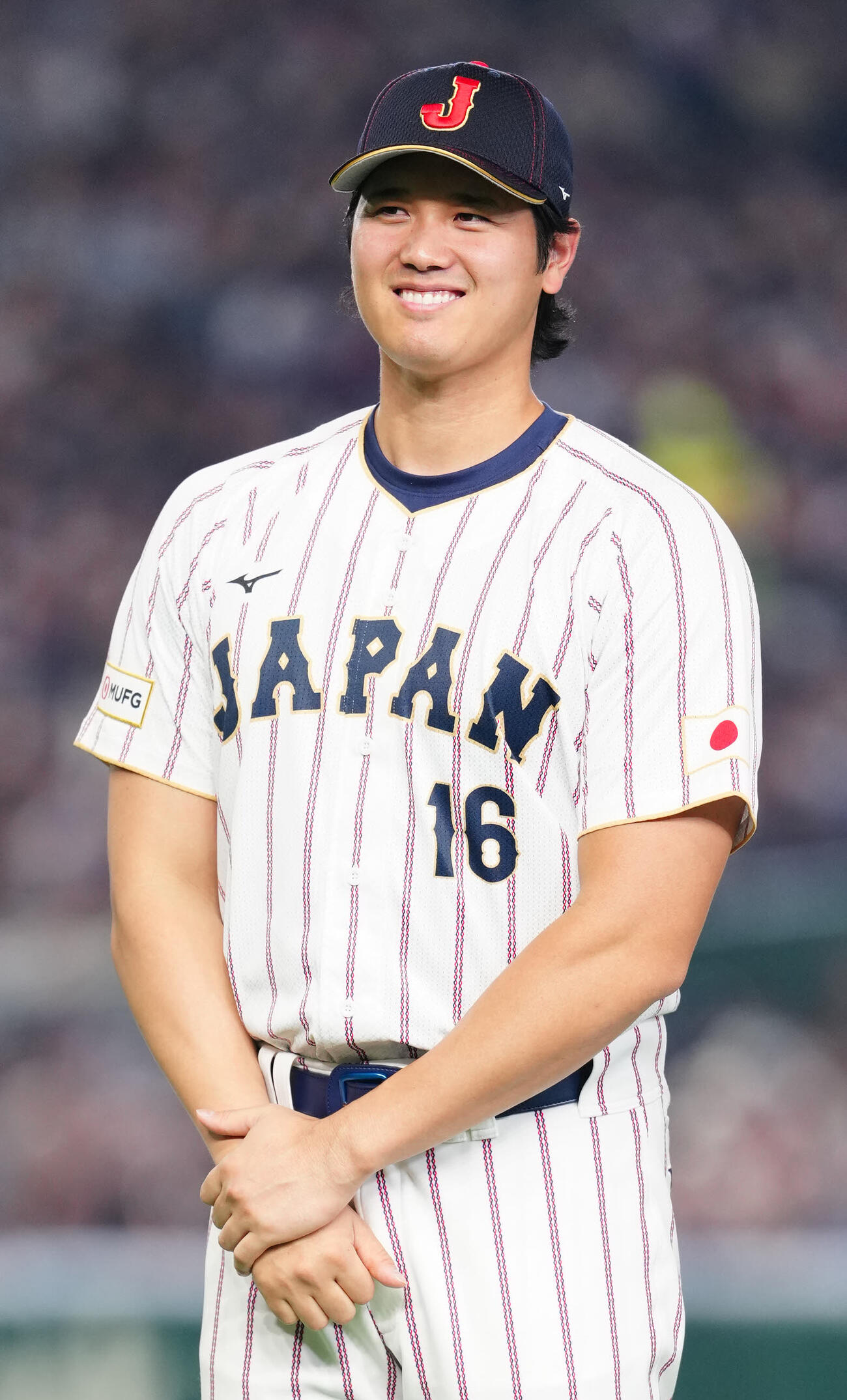 日本対チェコ　試合前のセレモニーで笑顔を見せる大谷（撮影・江口和貴）