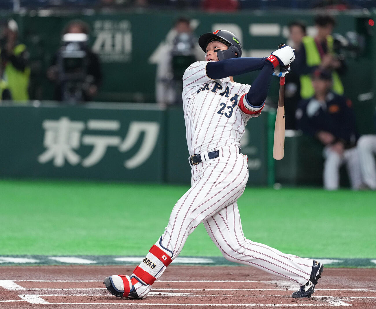 日本対チェコ　1回裏日本無死、左飛に倒れる森下（撮影・鈴木みどり）