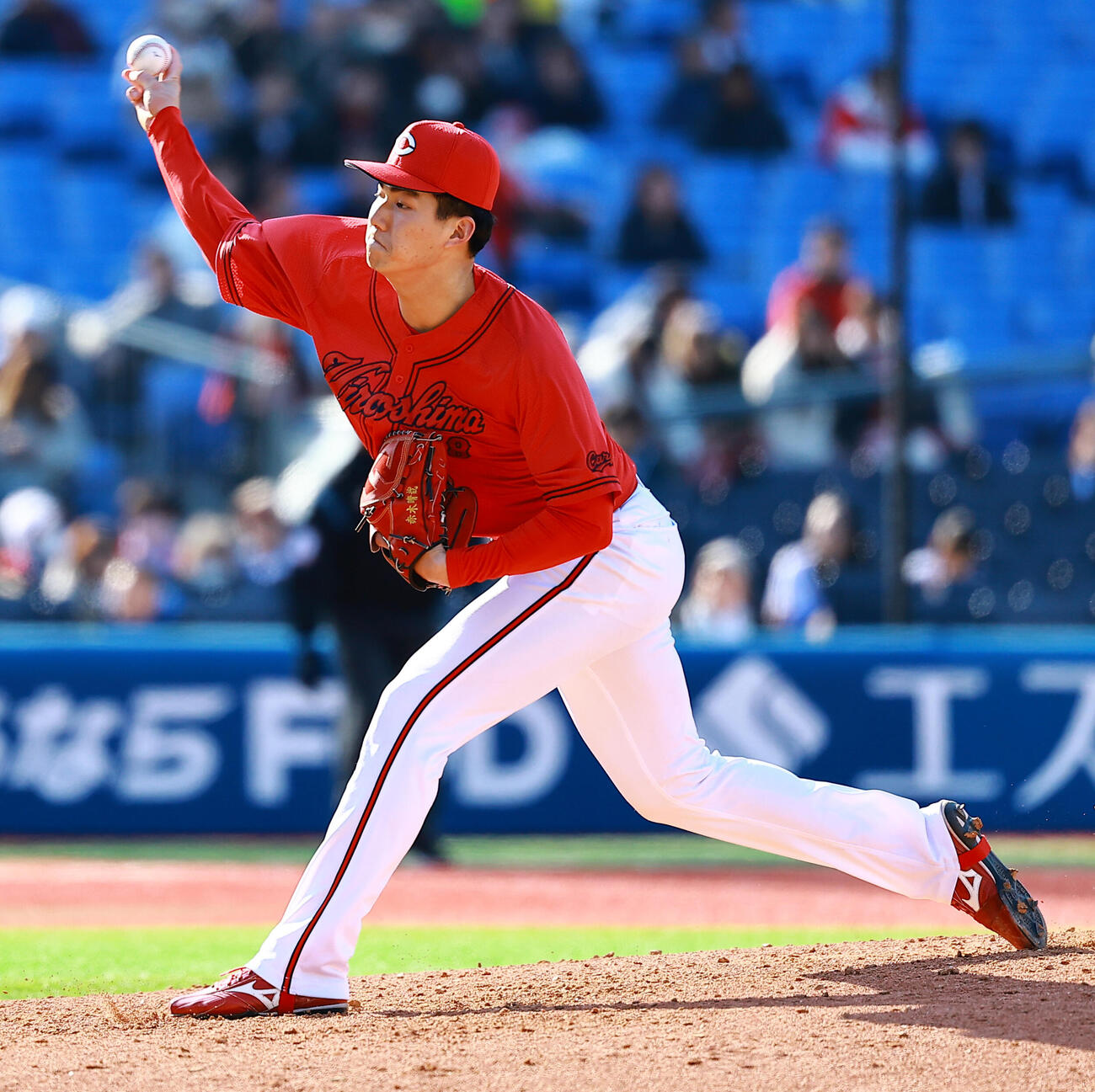 DeNA対広島　力投する広島赤木（撮影・野上伸悟）