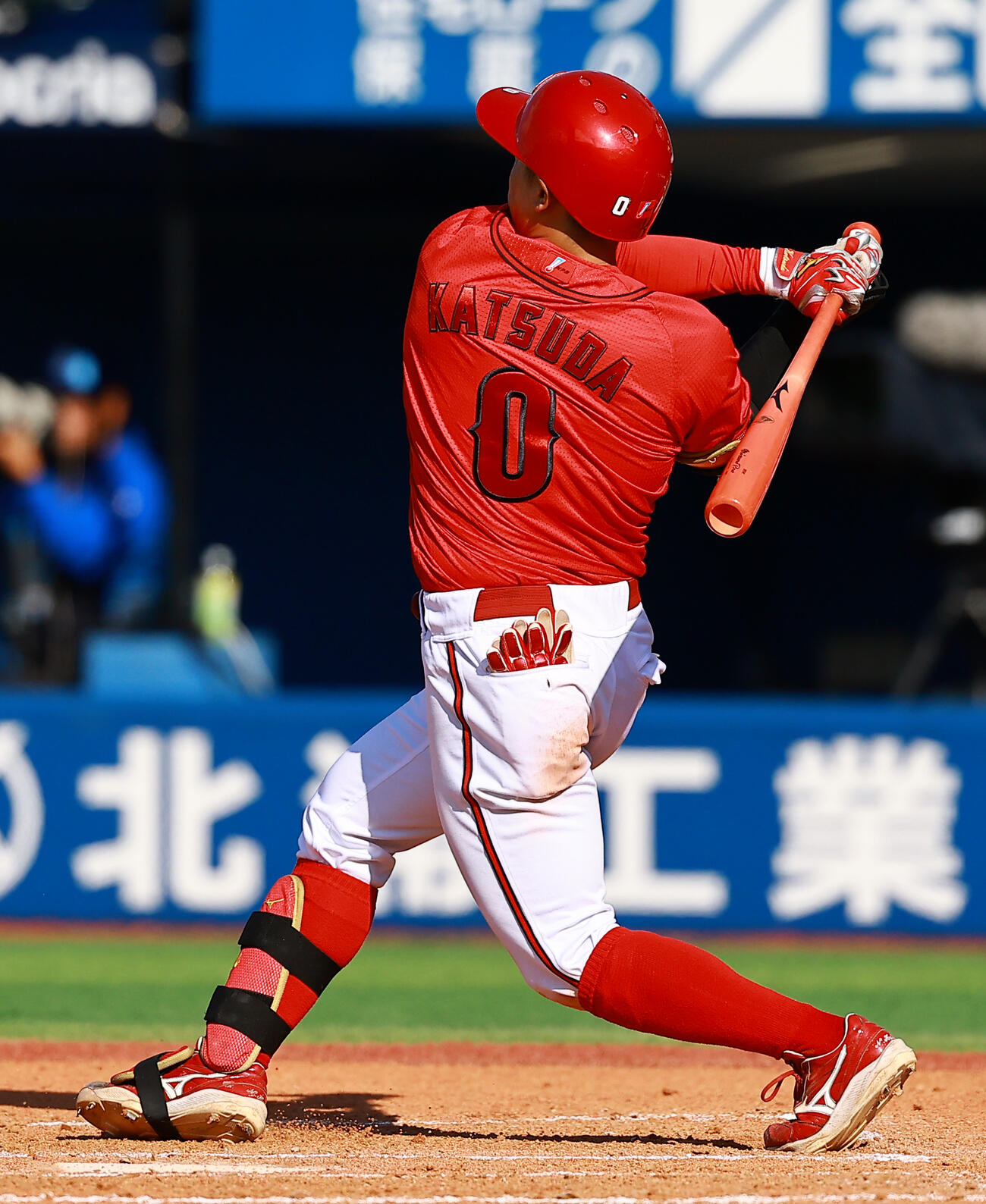 DeNA対広島　6回表広島1死一塁、右越え2点本塁打を放つ勝田（撮影・野上伸悟）