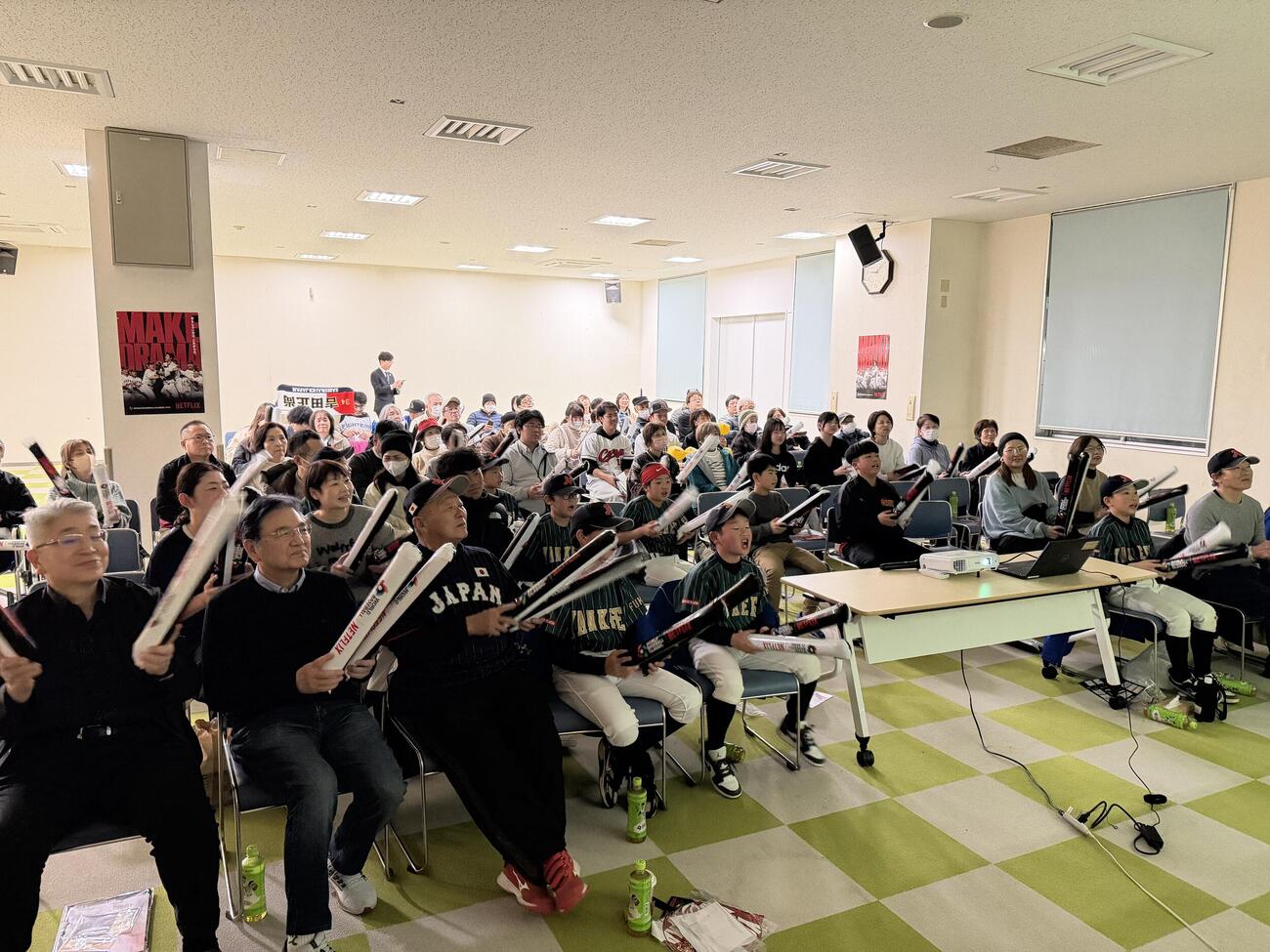 吉田正尚選手の出身地の福井市内では、7日の韓国戦でパブリックビューイングが開催された（福井市提供）