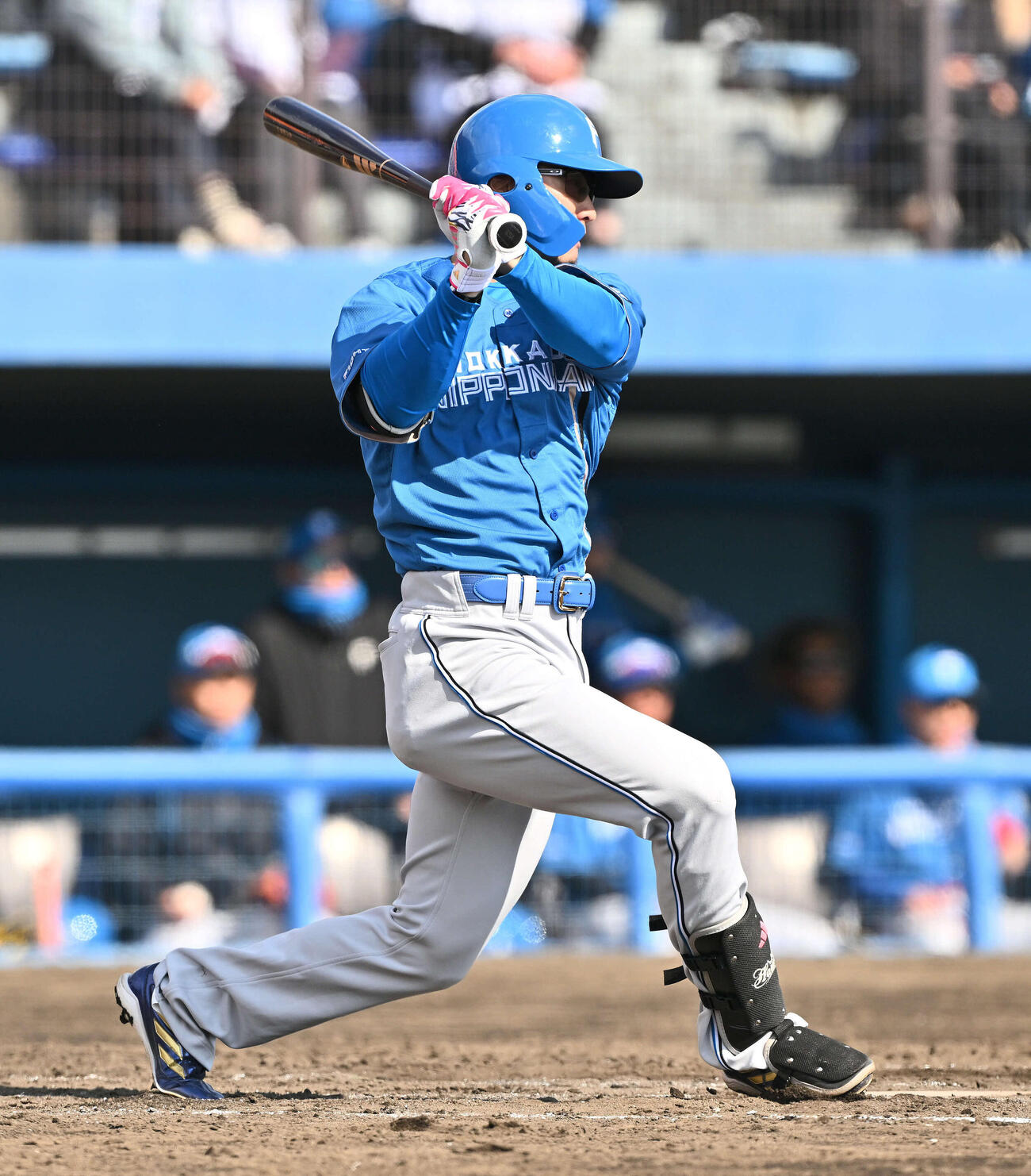 楽天対日本ハム　5回表日本ハム無死、西川は右前打を放つ（撮影・滝沢徹郎）