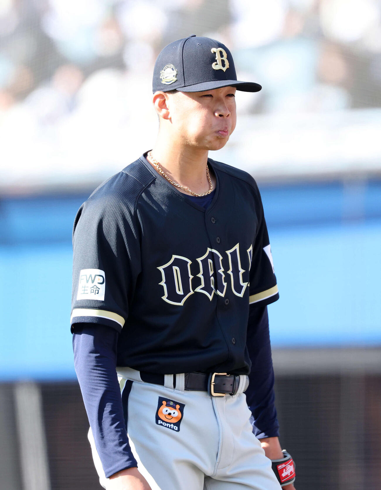 ロッテ対オリックス　6回裏、降板するオリックス山下（撮影・鈴木正人）　