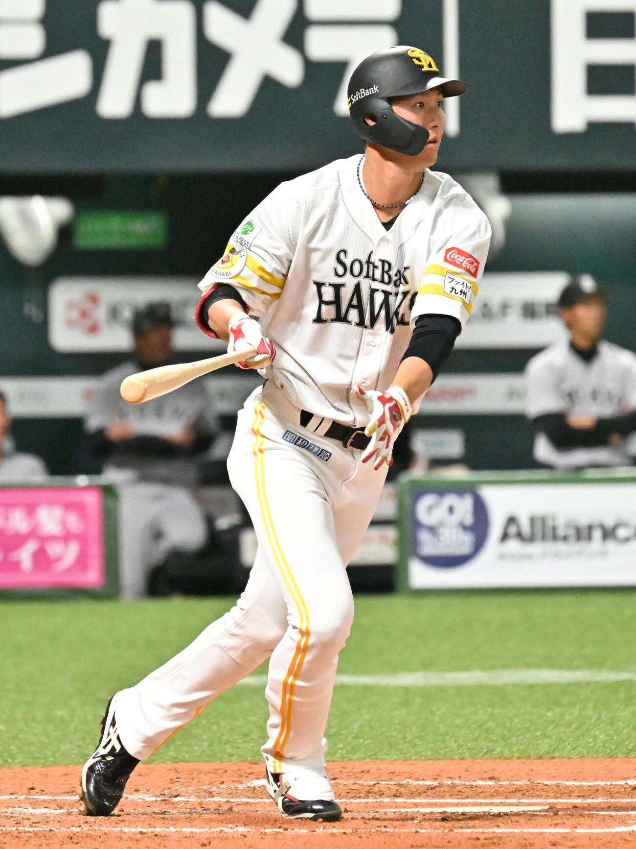 ソフトバンク対巨人　1回裏ソフトバンク2死満塁、秋広は右中間に満塁本塁打を放つ（撮影・林敢治）
