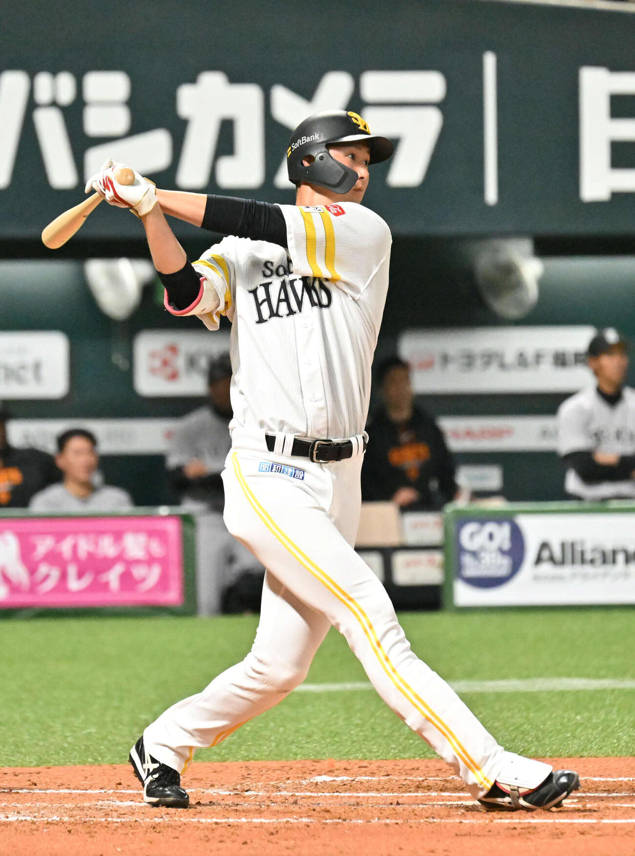 ソフトバンク対巨人　1回裏ソフトバンク2死満塁、秋広は右中間に満塁本塁打を放つ（撮影・林敢治）