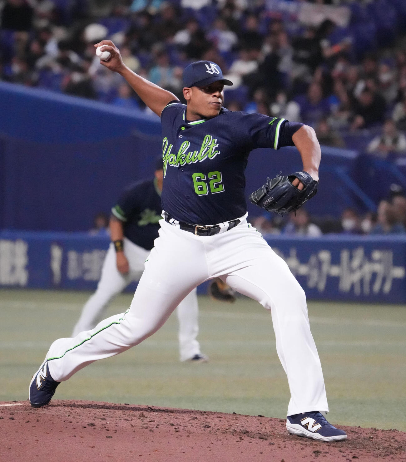 中日対ヤクルト　5回裏、ヤクルト2番手で登板するリランソ（撮影・森本幸一）