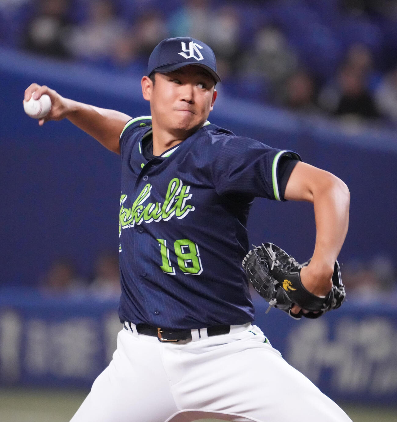 中日対ヤクルト　3回裏、力投するヤクルト先発の奥川（撮影・森本幸一）