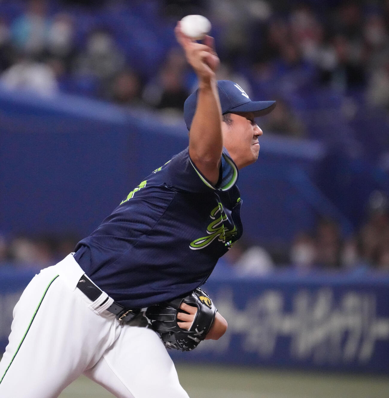 中日対ヤクルト　3回裏、力投するヤクルト先発の奥川（撮影・森本幸一）