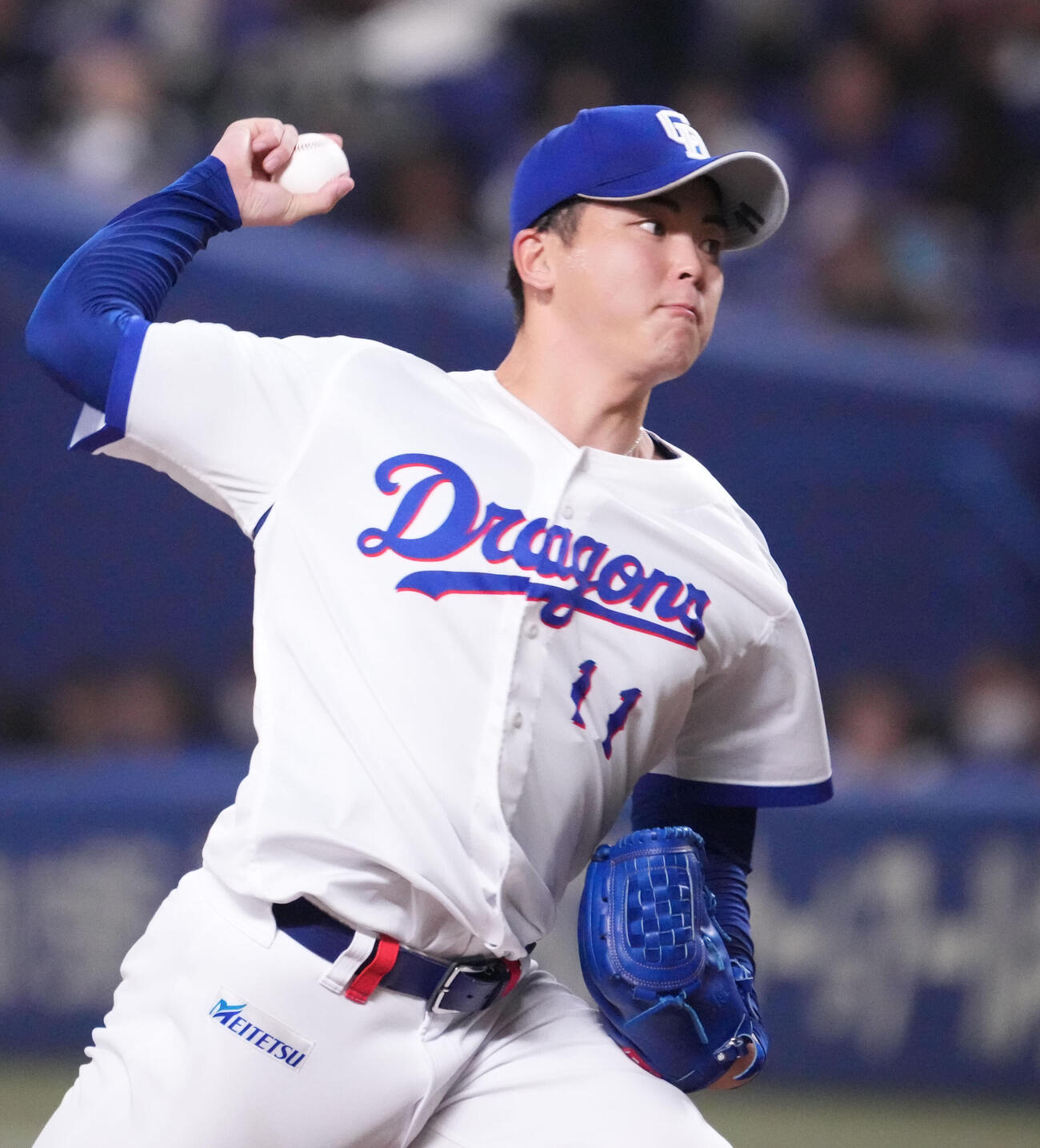 中日対ヤクルト　6回表、中日2番手で登板する中西（撮影・森本幸一）
