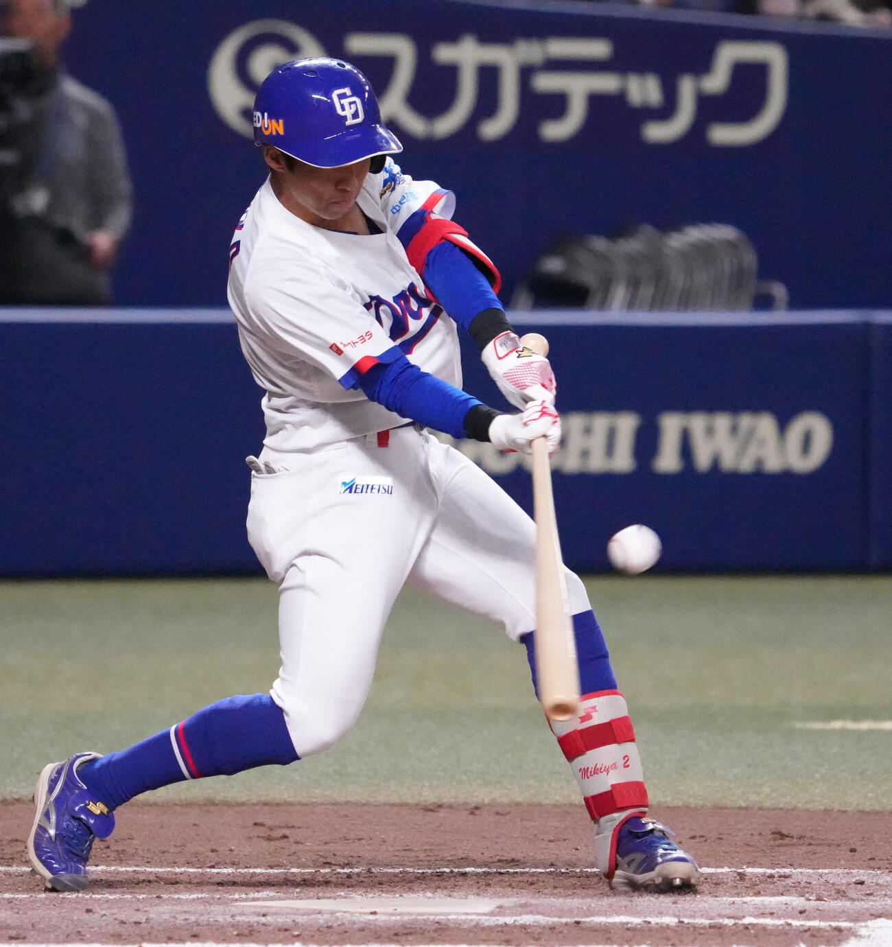 中日対ヤクルト　7回裏中日2死二塁、右適時三塁打を放つ田中（撮影・森本幸一）