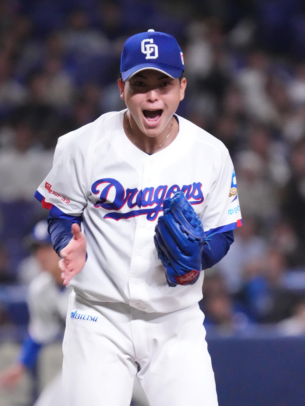 中日対ヤクルト　9回表ヤクルト2死一、三塁、増田を三振に仕留めほえる中西（撮影・森本幸一）