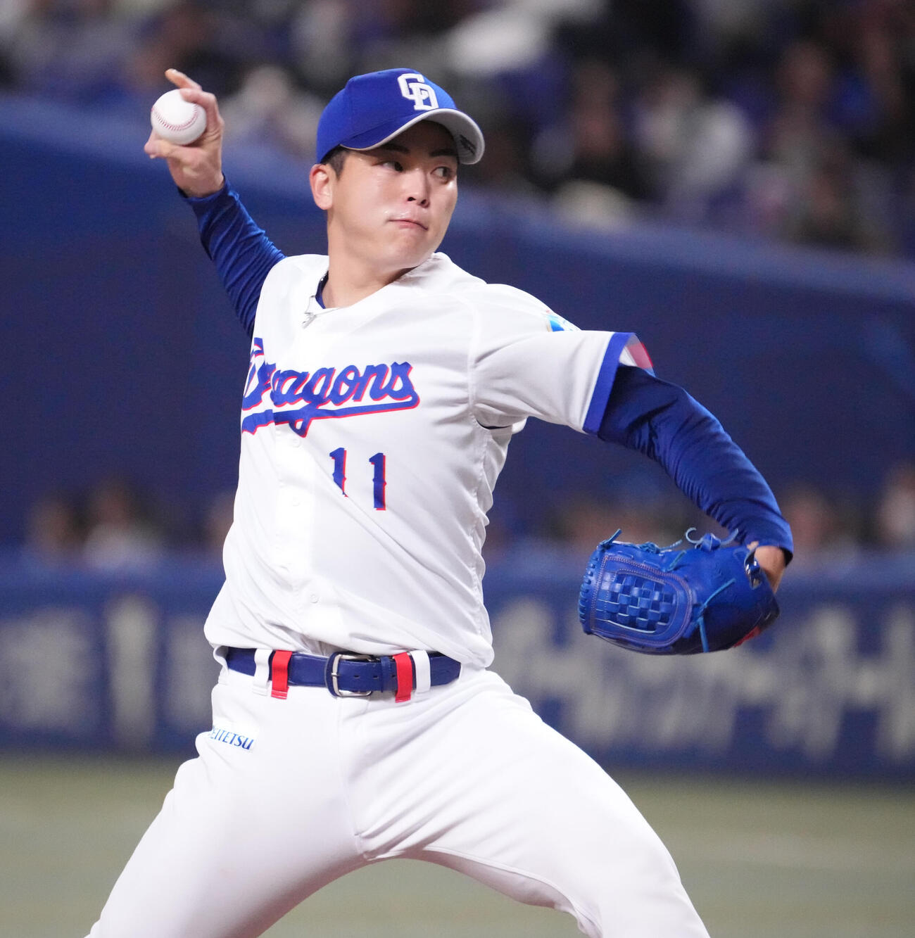 中日対ヤクルト　6回表、中日2番手で登板する中西（撮影・森本幸一）