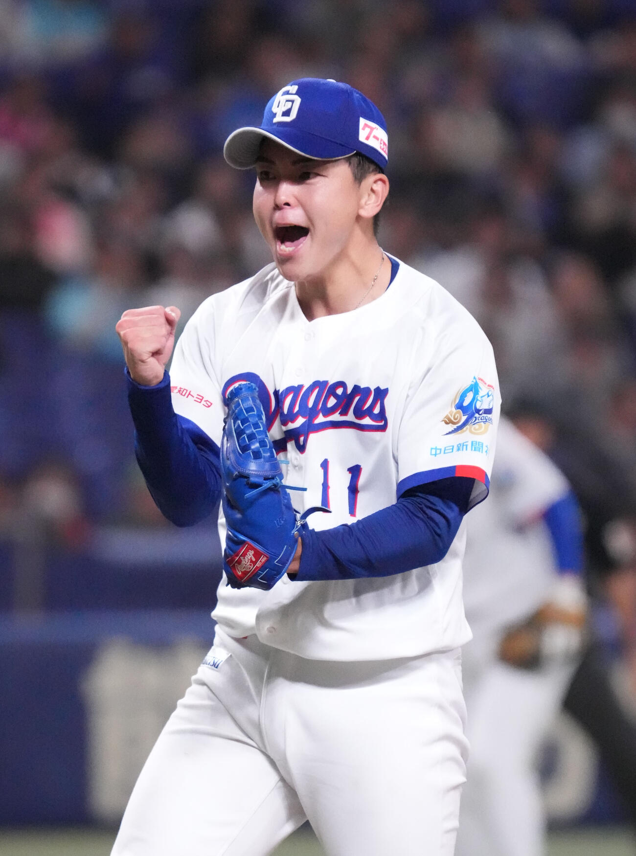 中日対ヤクルト　9回表ヤクルト2死一、三塁、増田を三振に仕留めほえる中西（撮影・森本幸一）
