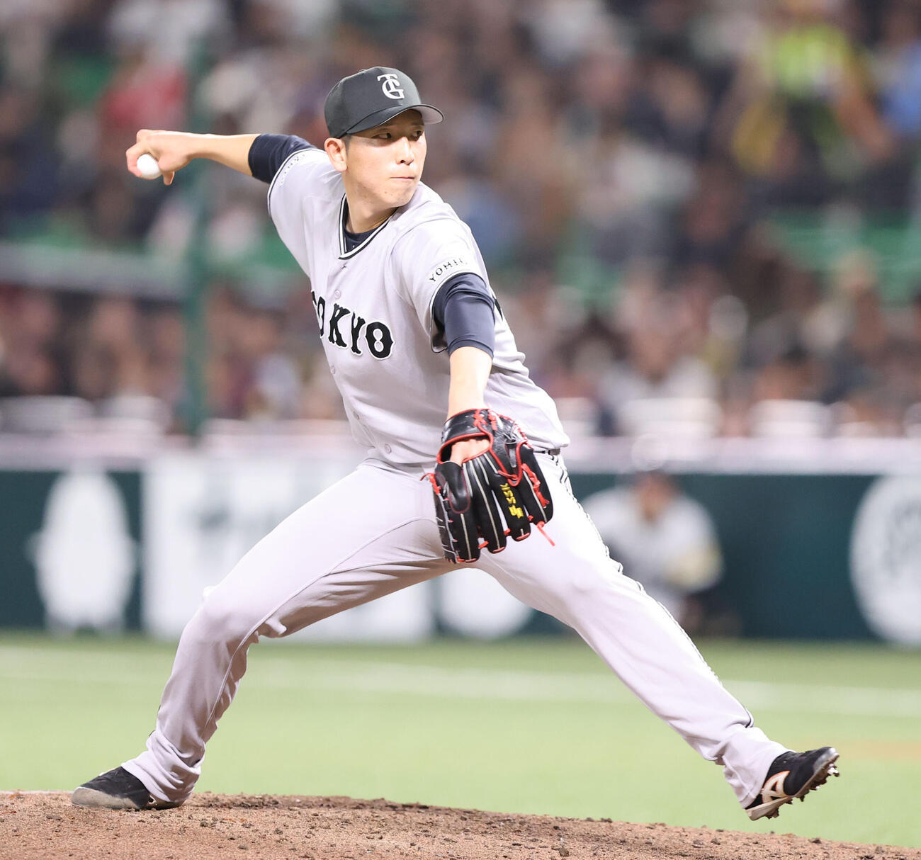 ソフトバンク対巨人　4回に登板した巨人戸郷（撮影・梅根麻紀）