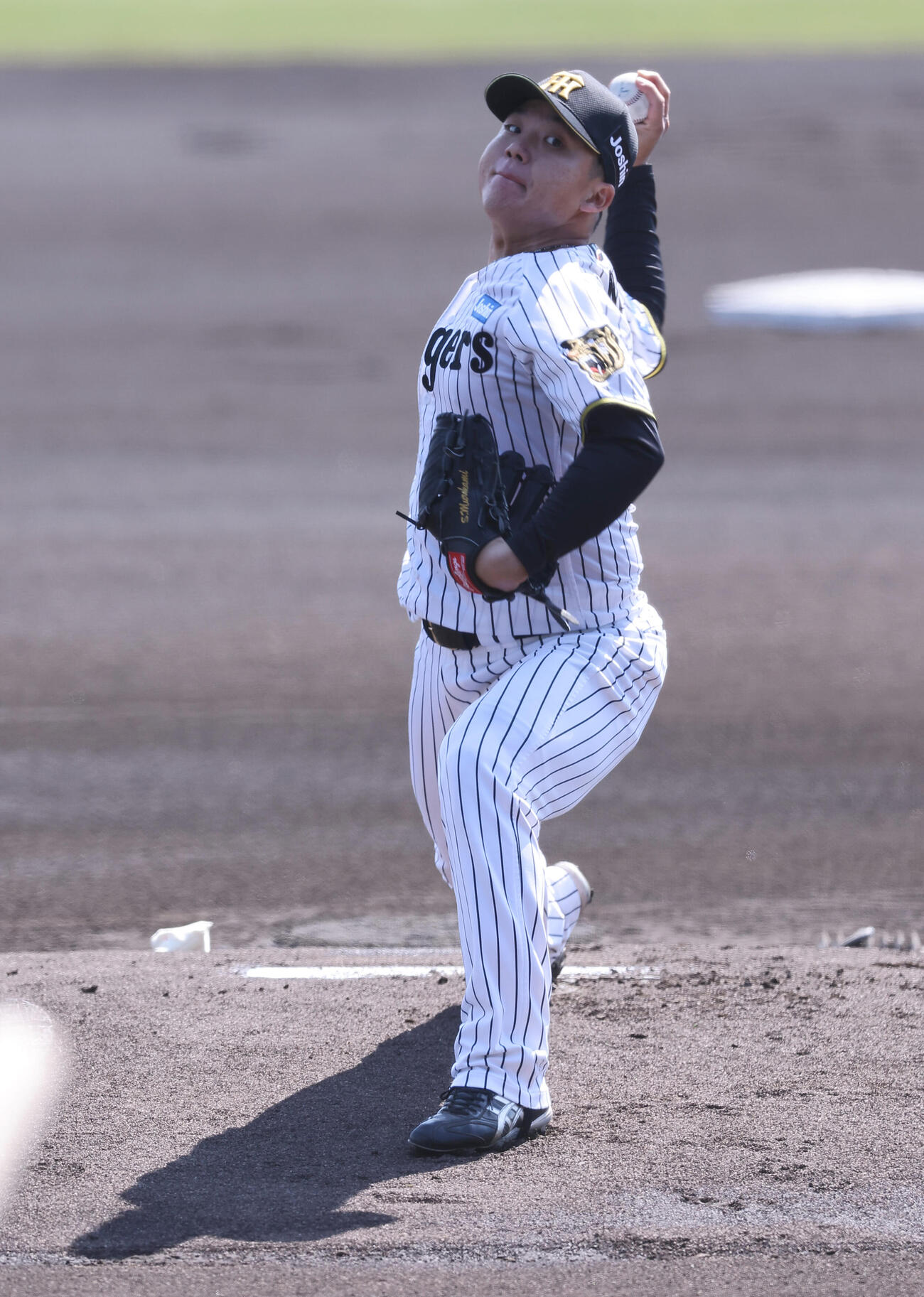 阪神対オリックス春季教育リーグ　先発する阪神村上（撮影・上田博志）