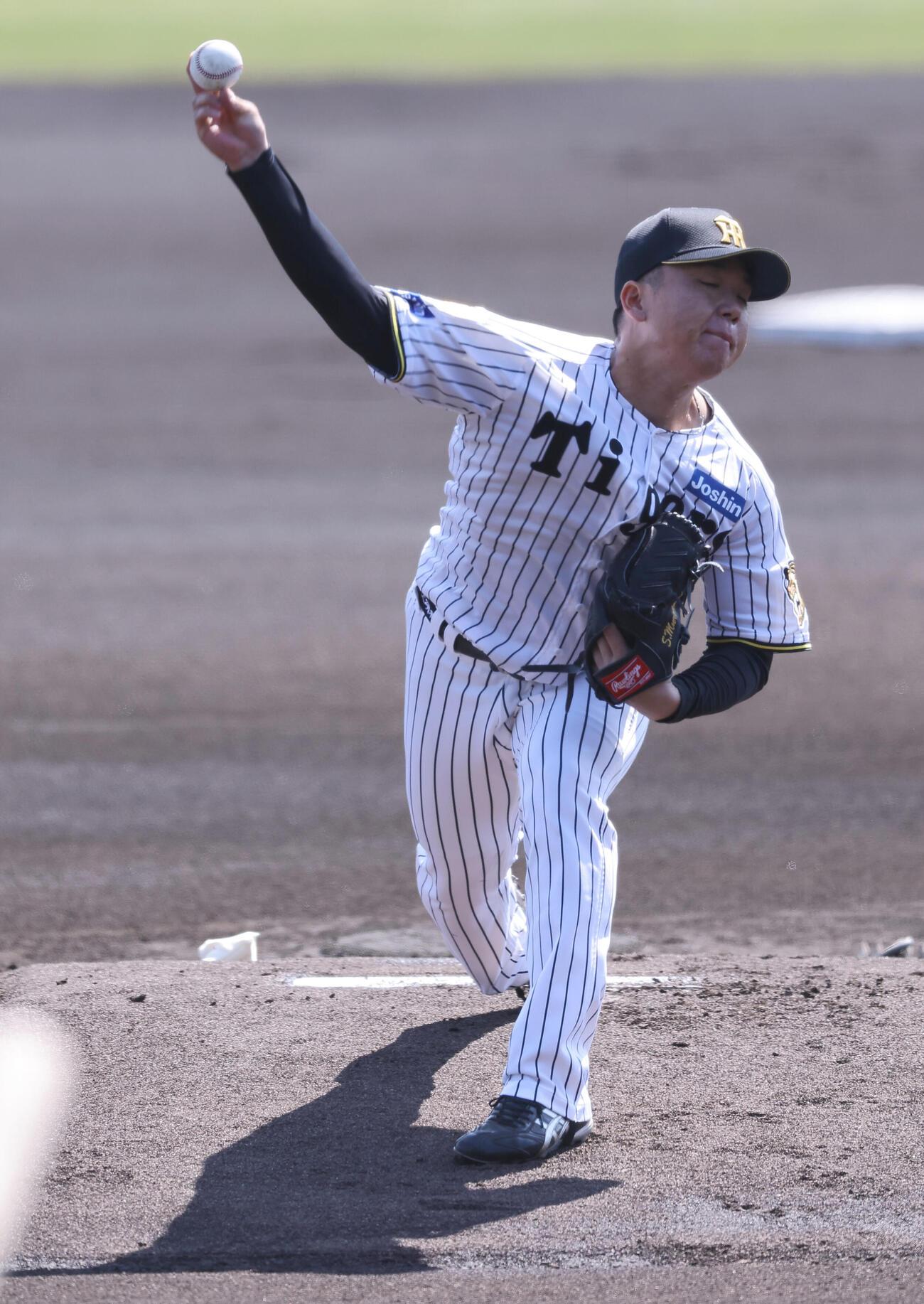 阪神対オリックス春季教育リーグ　先発する阪神村上（撮影・上田博志）