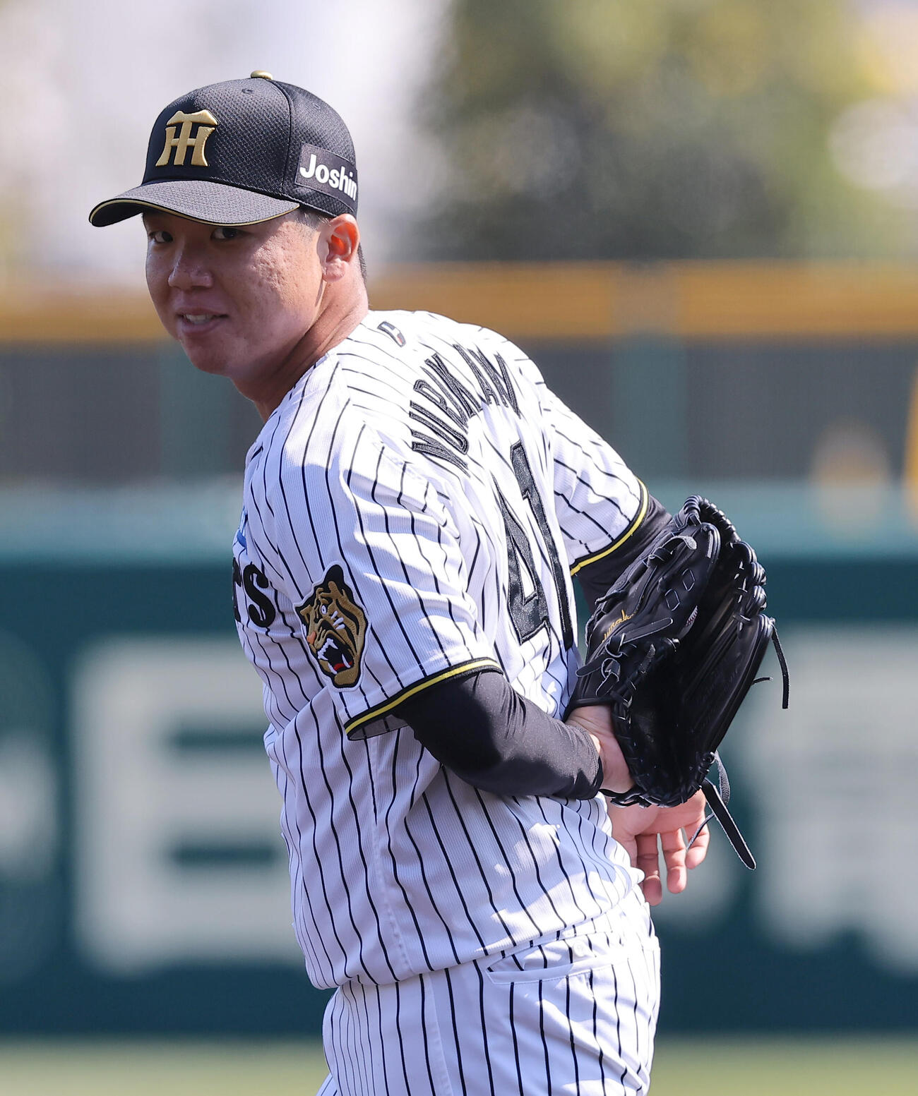 阪神対オリックス春季教育リーグ　4回表オリックス無死一塁、村上は西野を併殺打に打ち取る（撮影・上田博志）