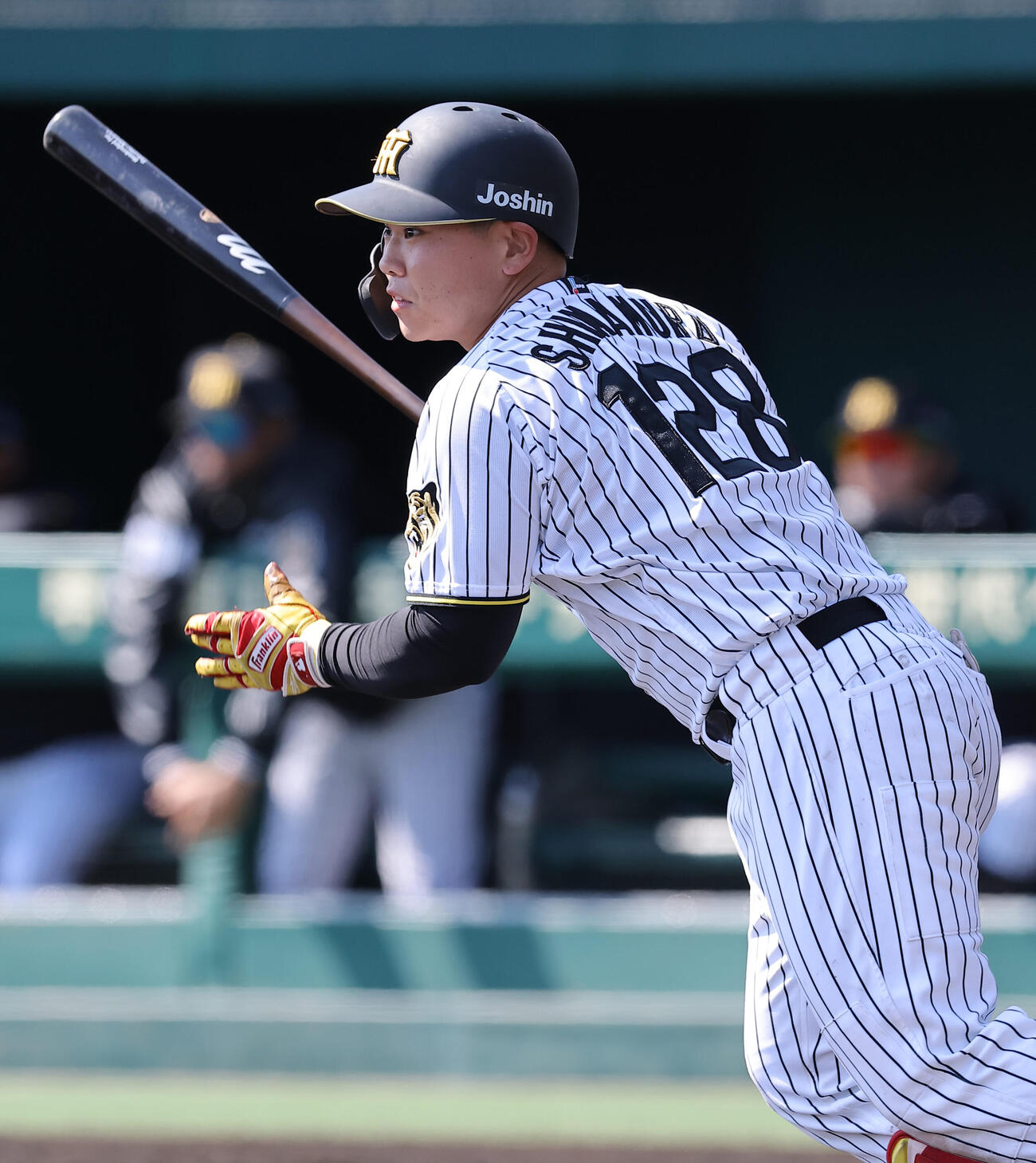 阪神対オリックス春季教育リーグ　1回裏阪神2死二塁、嶋村は左前適時打を放つ（撮影・上田博志）