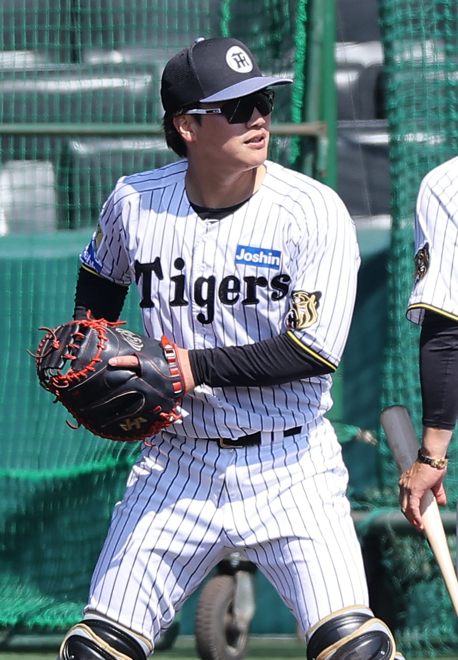 シートノックに参加する伏見（撮影・上田博志）