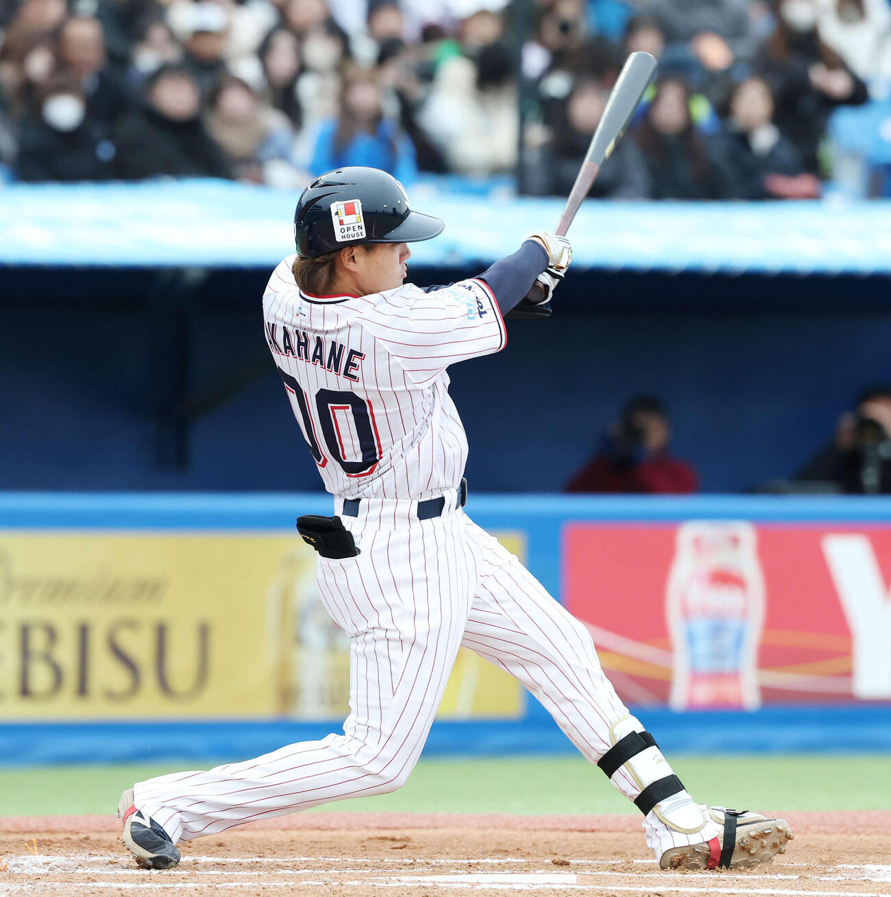ヤクルト対オリックス　2回裏ヤクルト2死二塁、三塁内野安打を放つ赤羽（撮影・宮地輝）