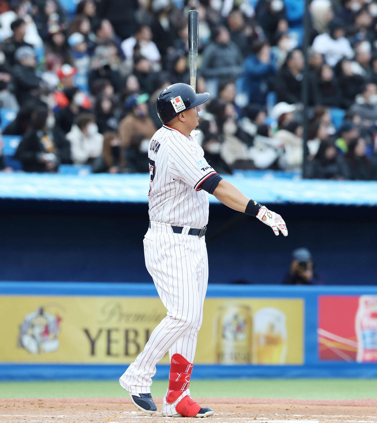 ヤクルト対オリックス　6回裏ヤクルト無死一塁、左越え2点本塁打を放つオスナ（撮影・宮地輝）