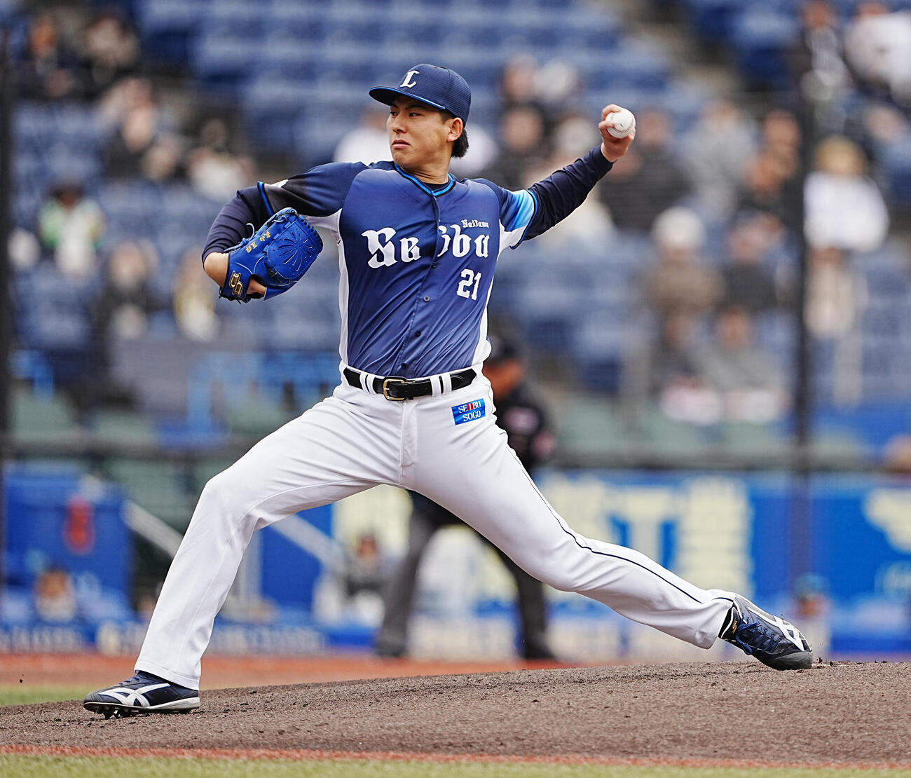 ロッテ対西武　西武先発の武内（撮影・小沢裕）