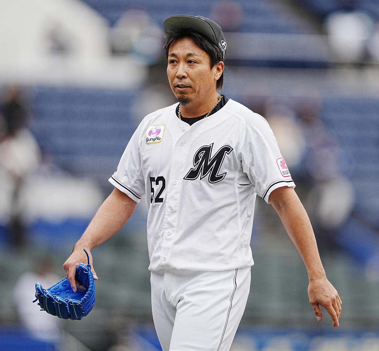 ロッテ対西武　ロッテ3番手で登板した益田は1回無失点に抑え引き揚げる（撮影・小沢裕）