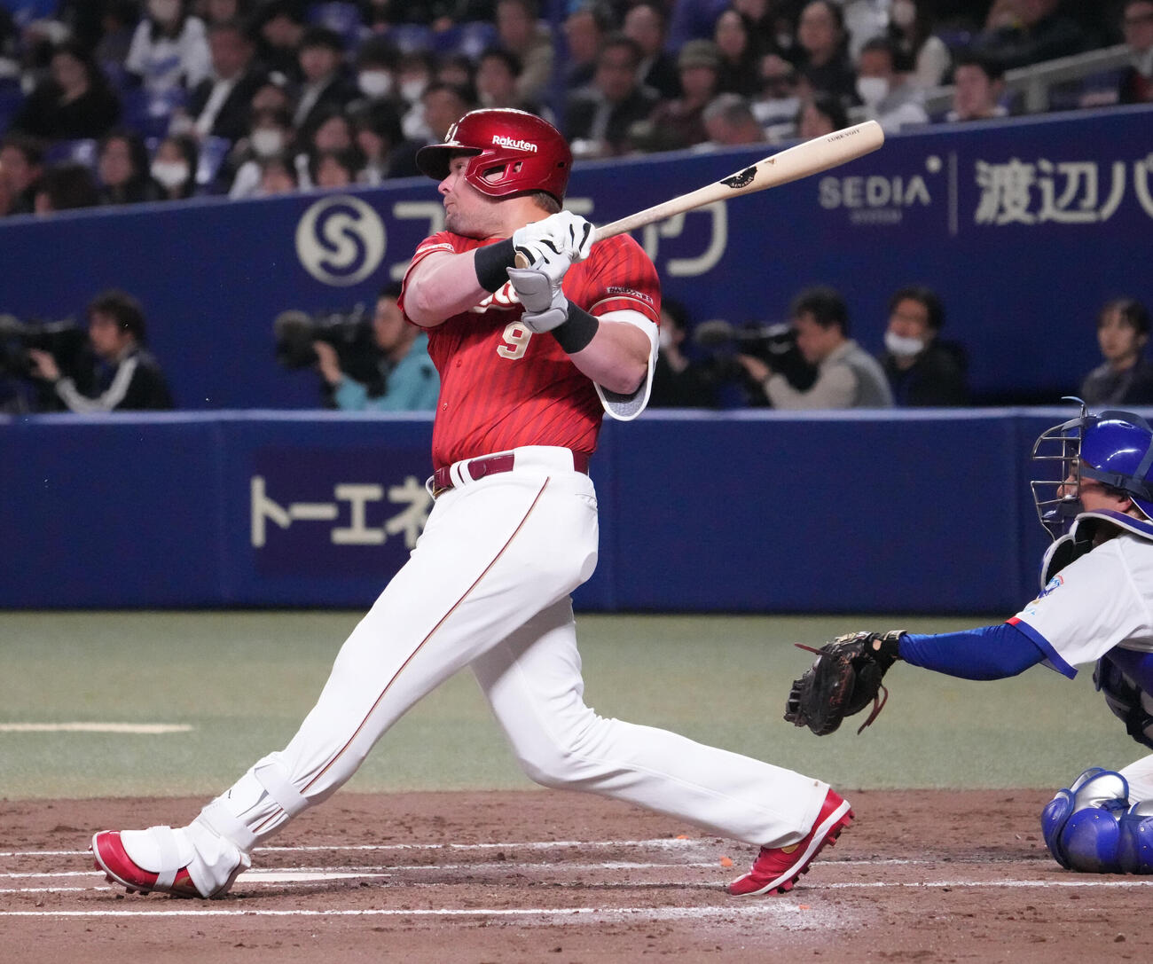 中日対楽天　3回表楽天無死二塁、左適時二塁打を放つボイト（撮影・森本幸一）