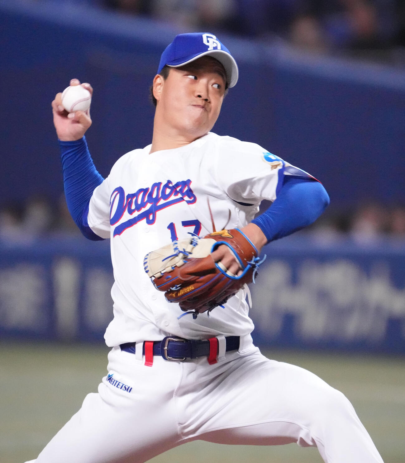 中日対楽天　1回表、登板する中日先発の柳（撮影・森本幸一）