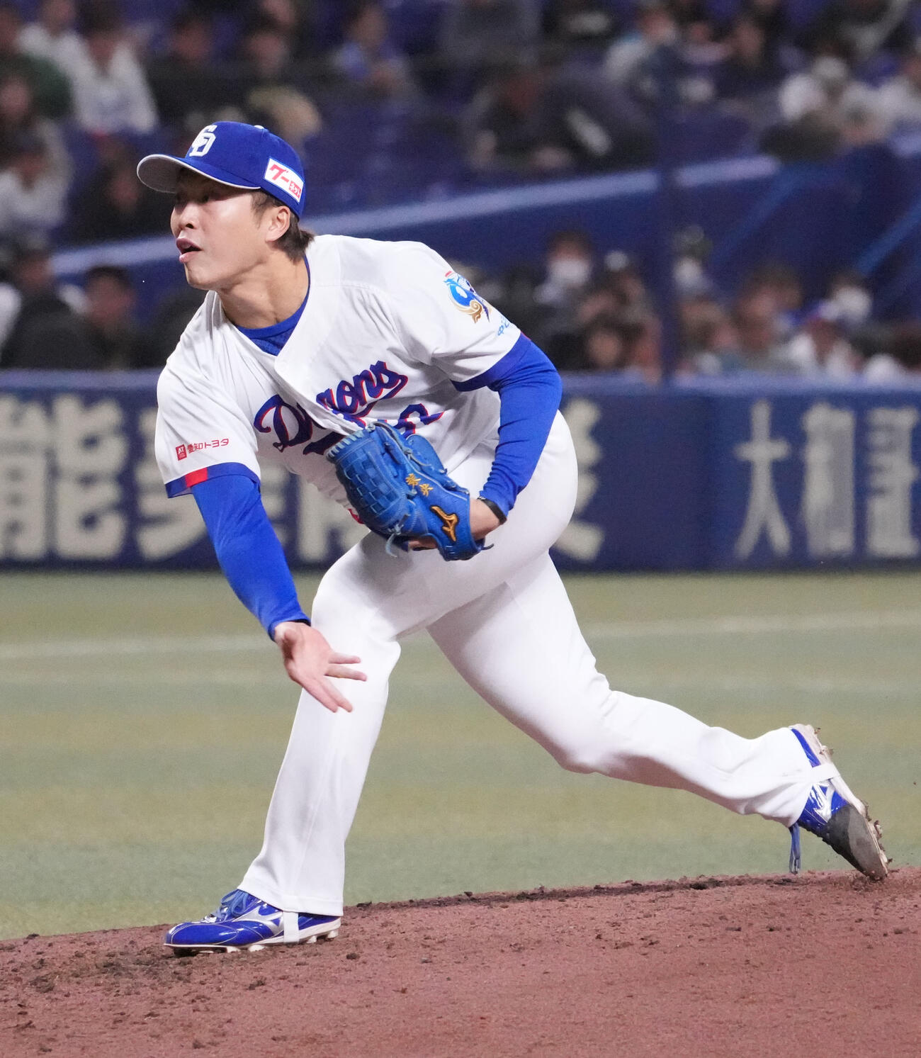 中日対楽天　6回表、中日2番手で登板する伊藤（撮影・森本幸一）