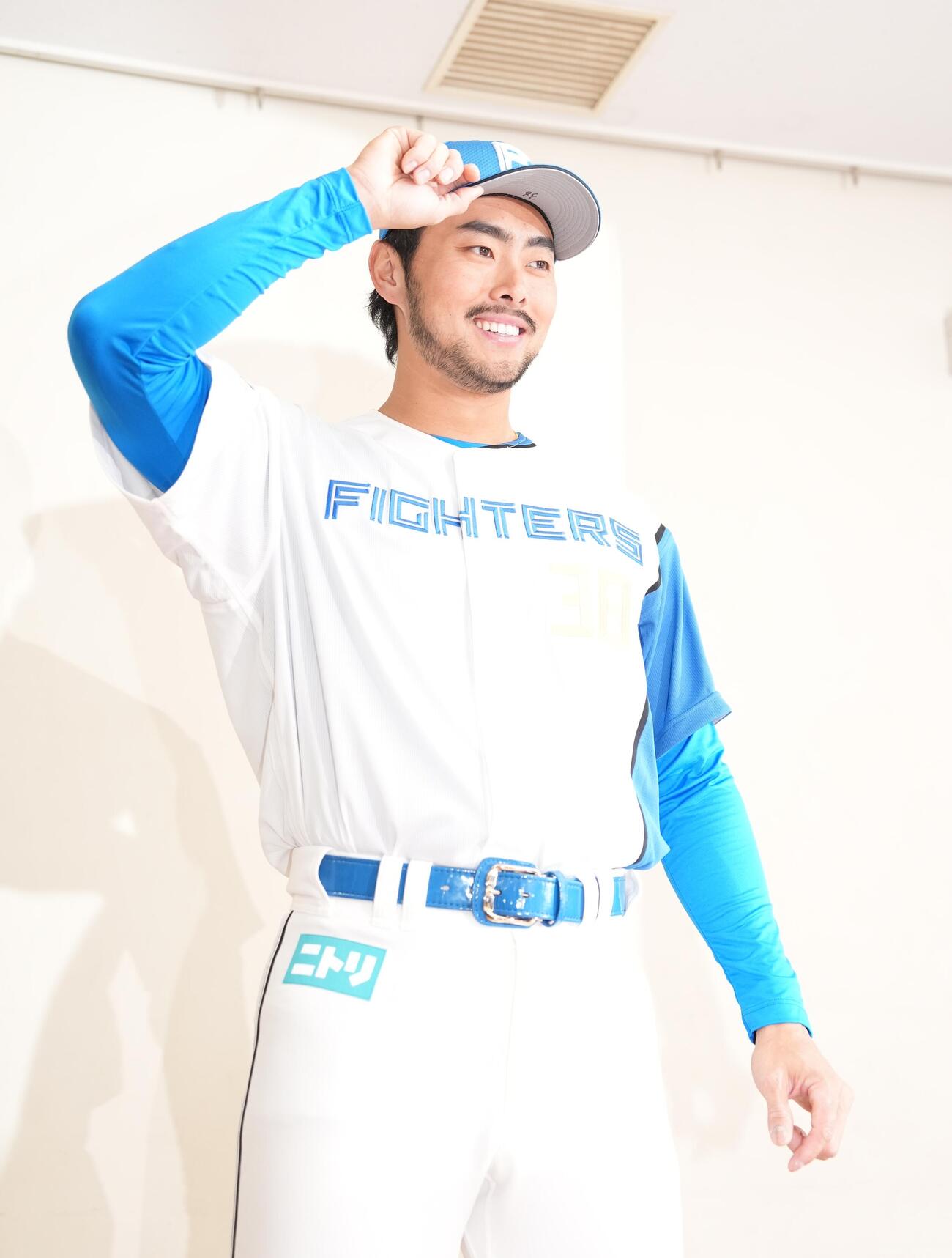 巨人対日本ハム　入団会見に臨む新外国人捕手の林家正（撮影・井上学）