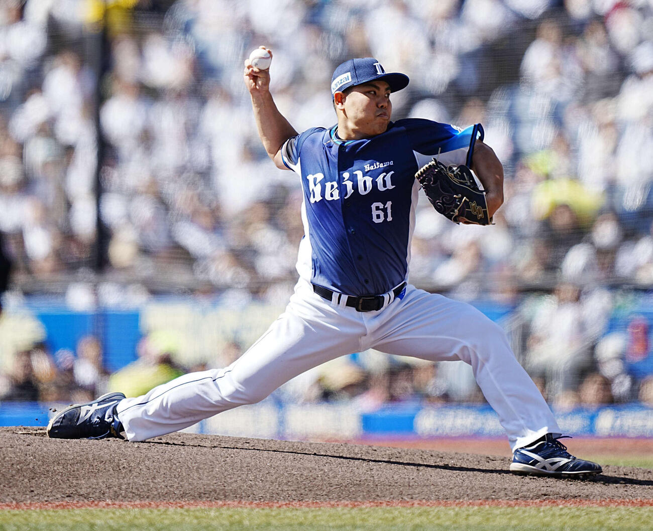 ロッテ対西武　西武先発の平良（撮影・小沢裕）