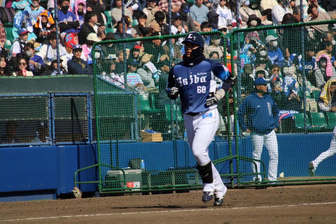 中日－西武　ファーム開幕戦で3ランを放った西武岸（撮影・金子真仁）