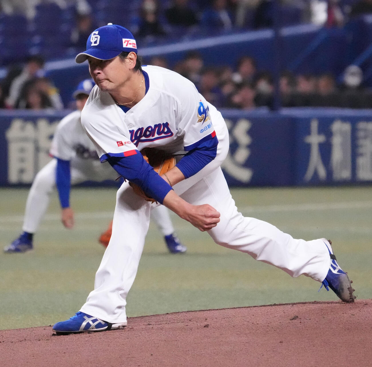 中日対楽天　1回表、登板する中日先発の涌井（撮影・森本幸一）