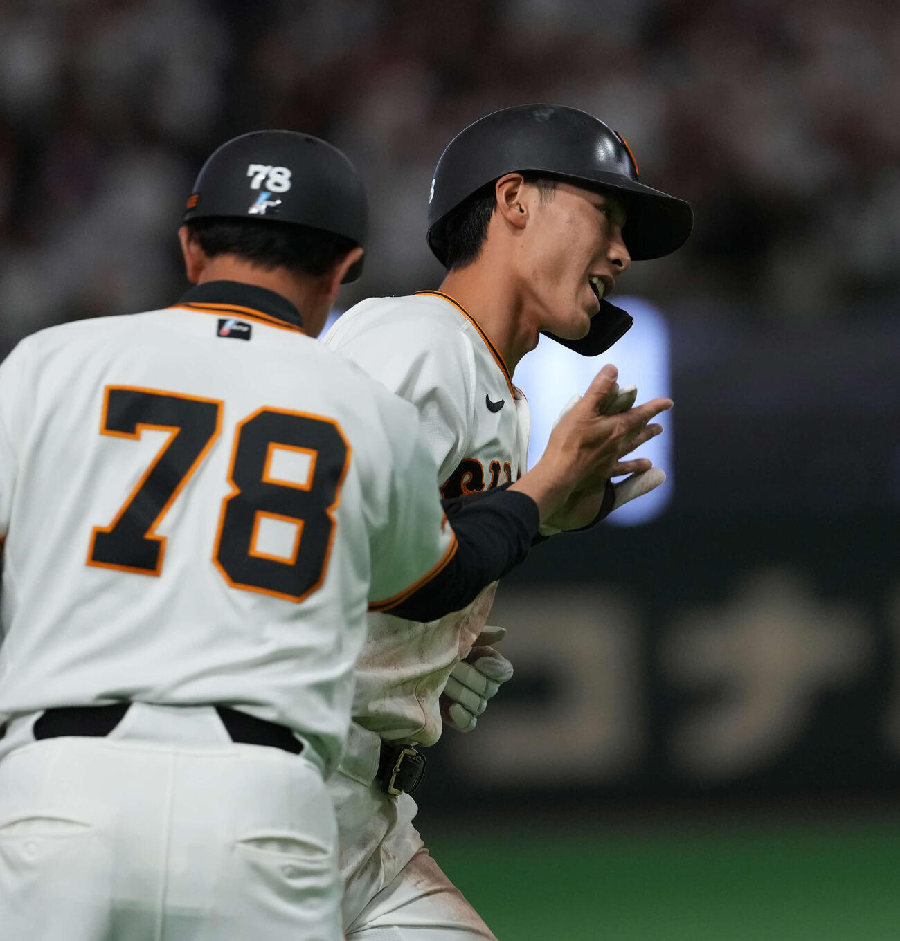 巨人対日本ハム　4回裏巨人2死、本塁打を放つ平山（撮影・井上学）
