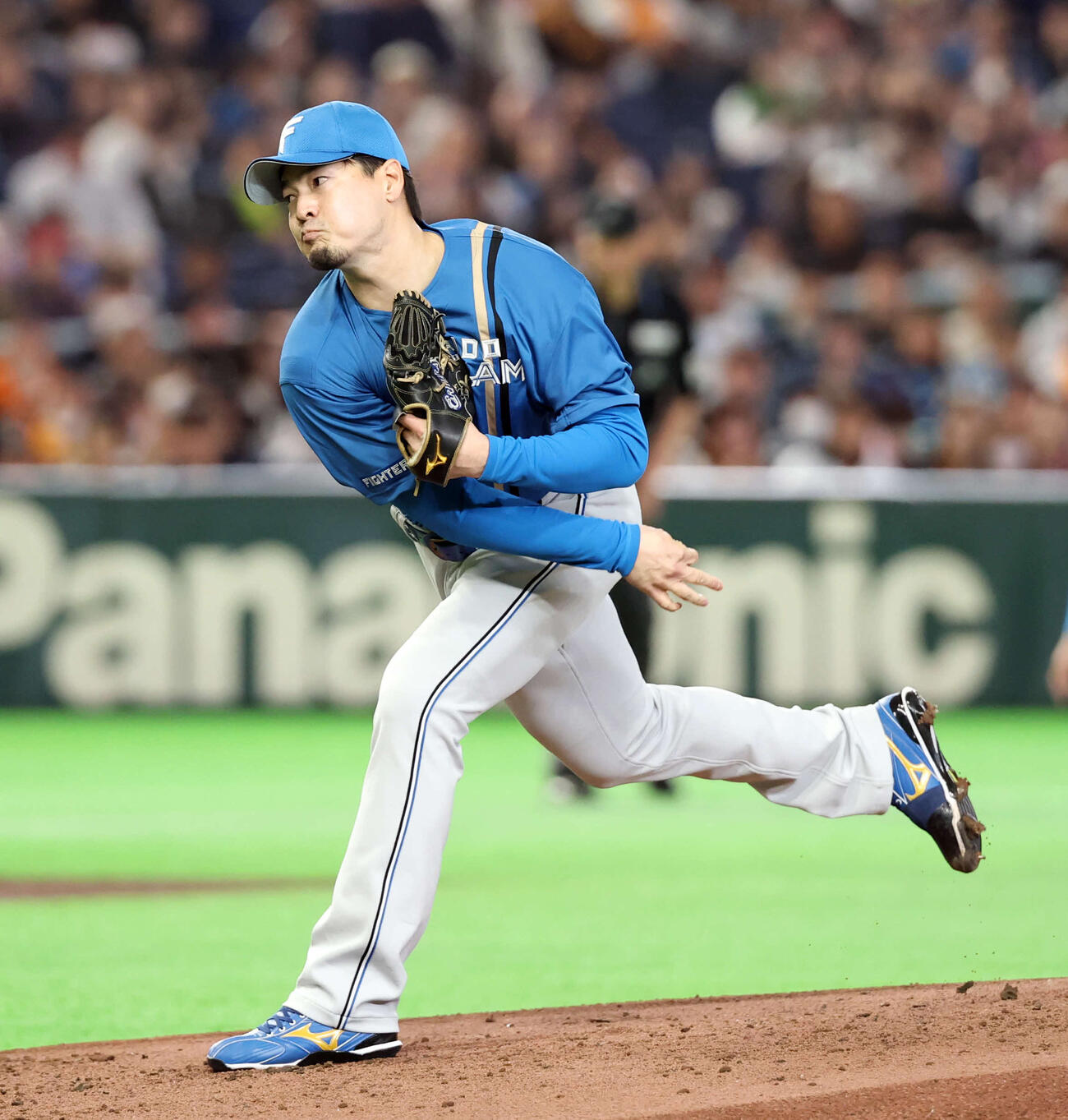 巨人対日本ハム　力投する日本ハム先発の有原（撮影・浅見桂子）